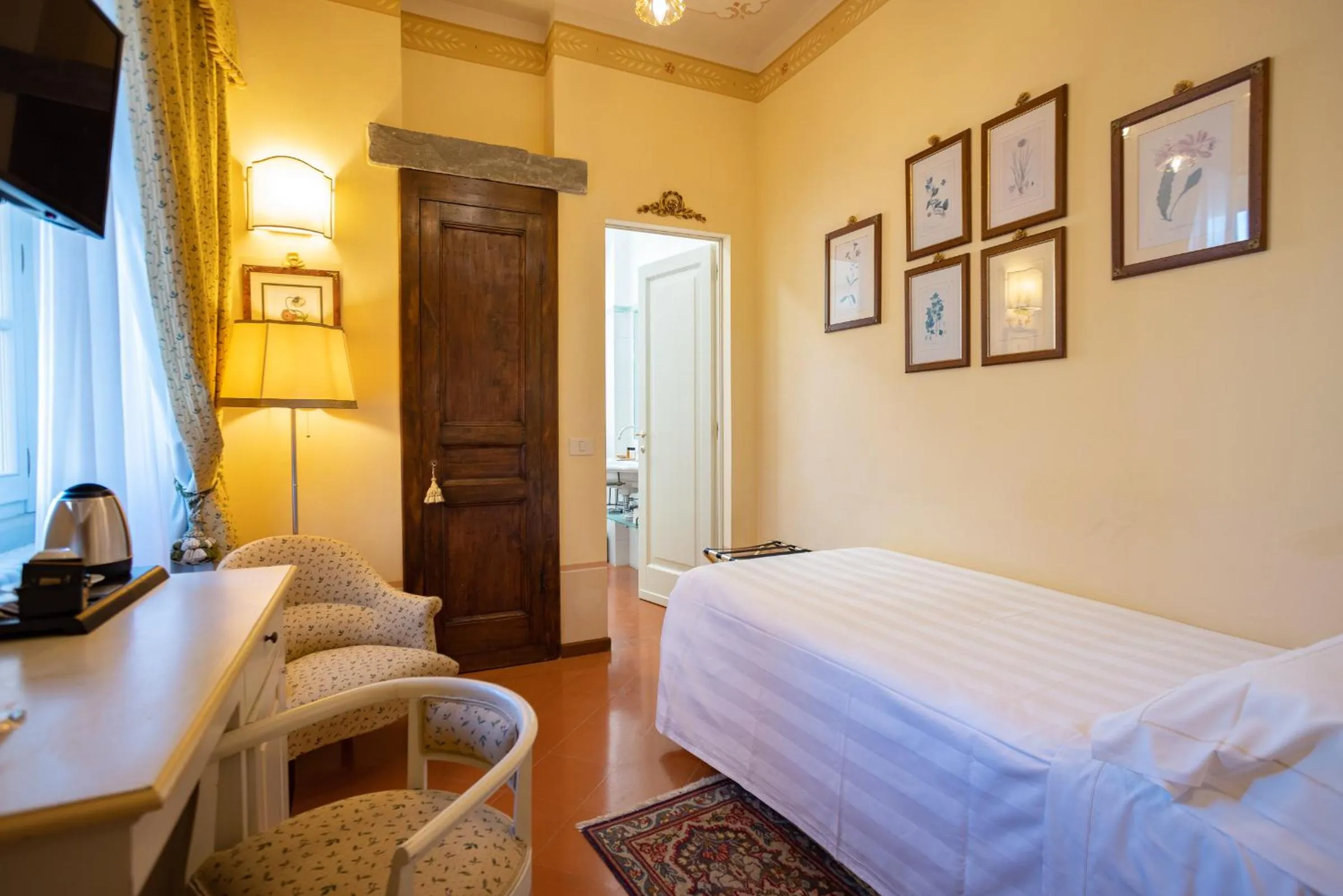 Bed in Hotel Villa Marsili