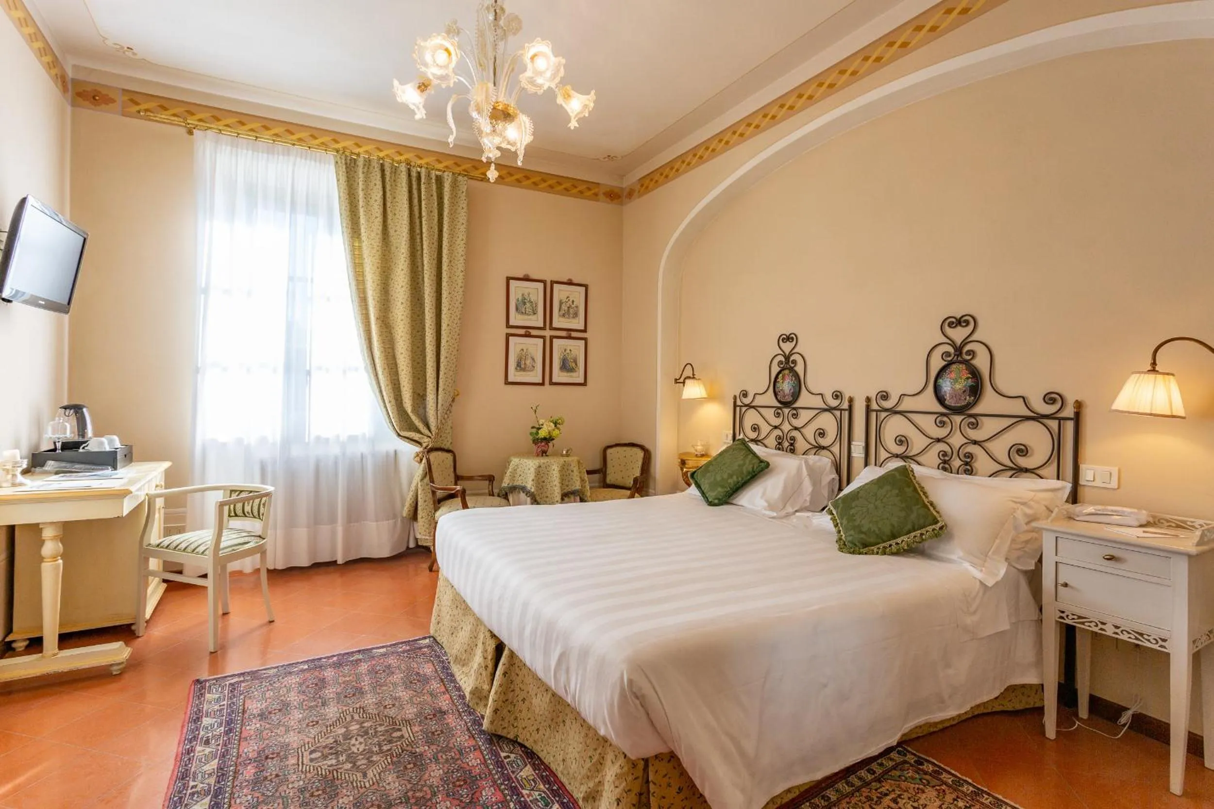 Photo of the whole room, Bed in Hotel Villa Marsili