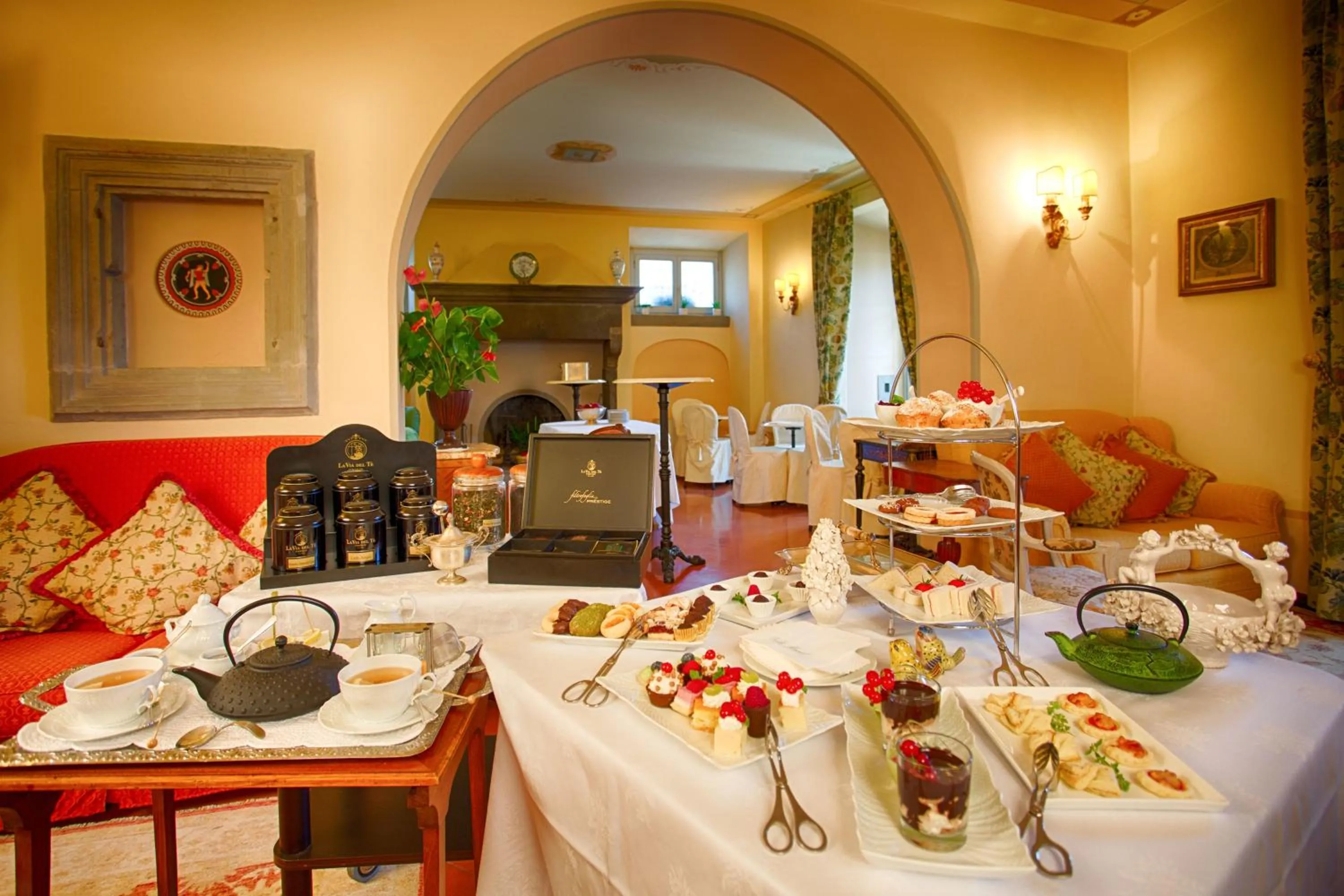 Food and drinks in Hotel Villa Marsili