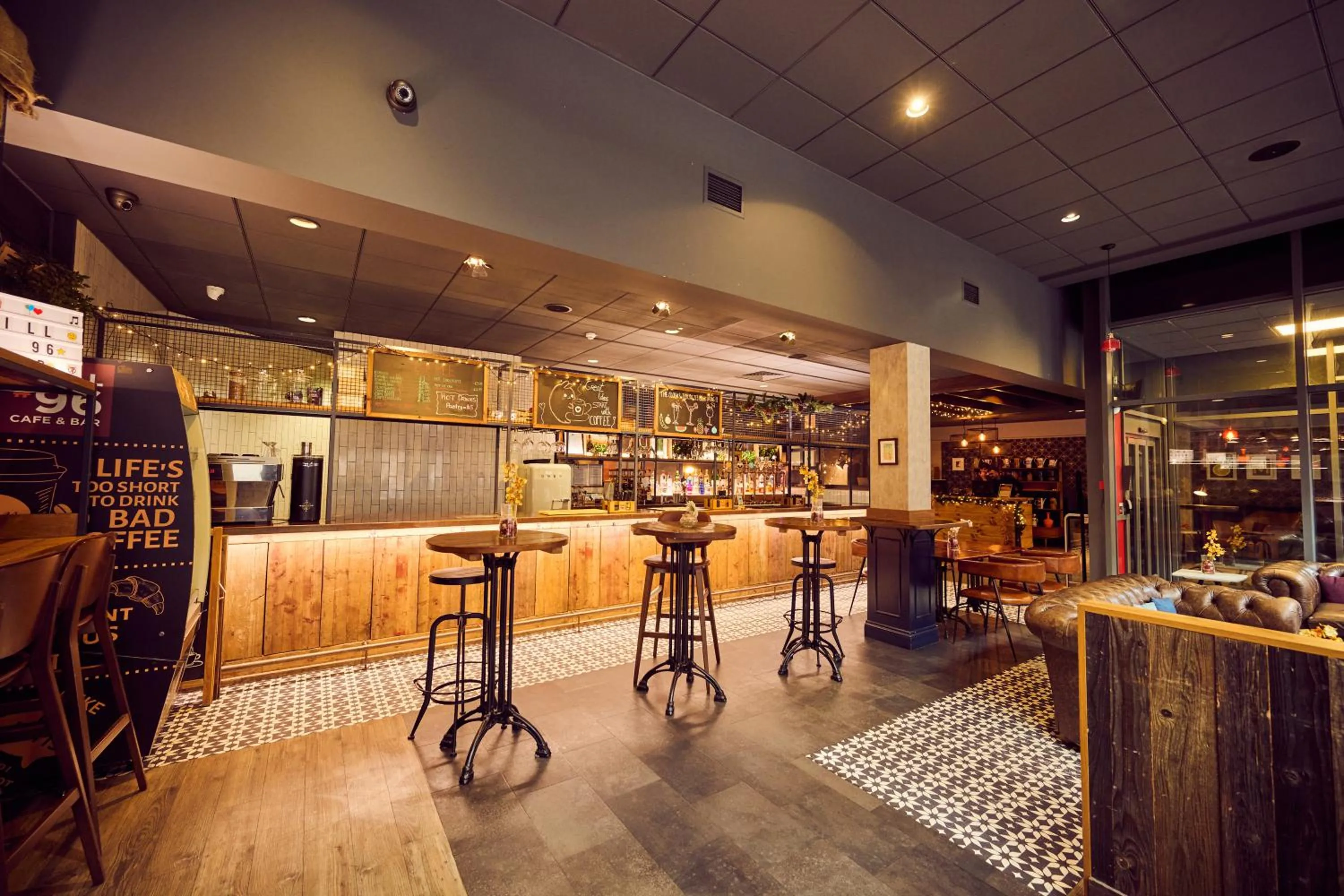 Lounge or bar in a&o Manchester City Centre