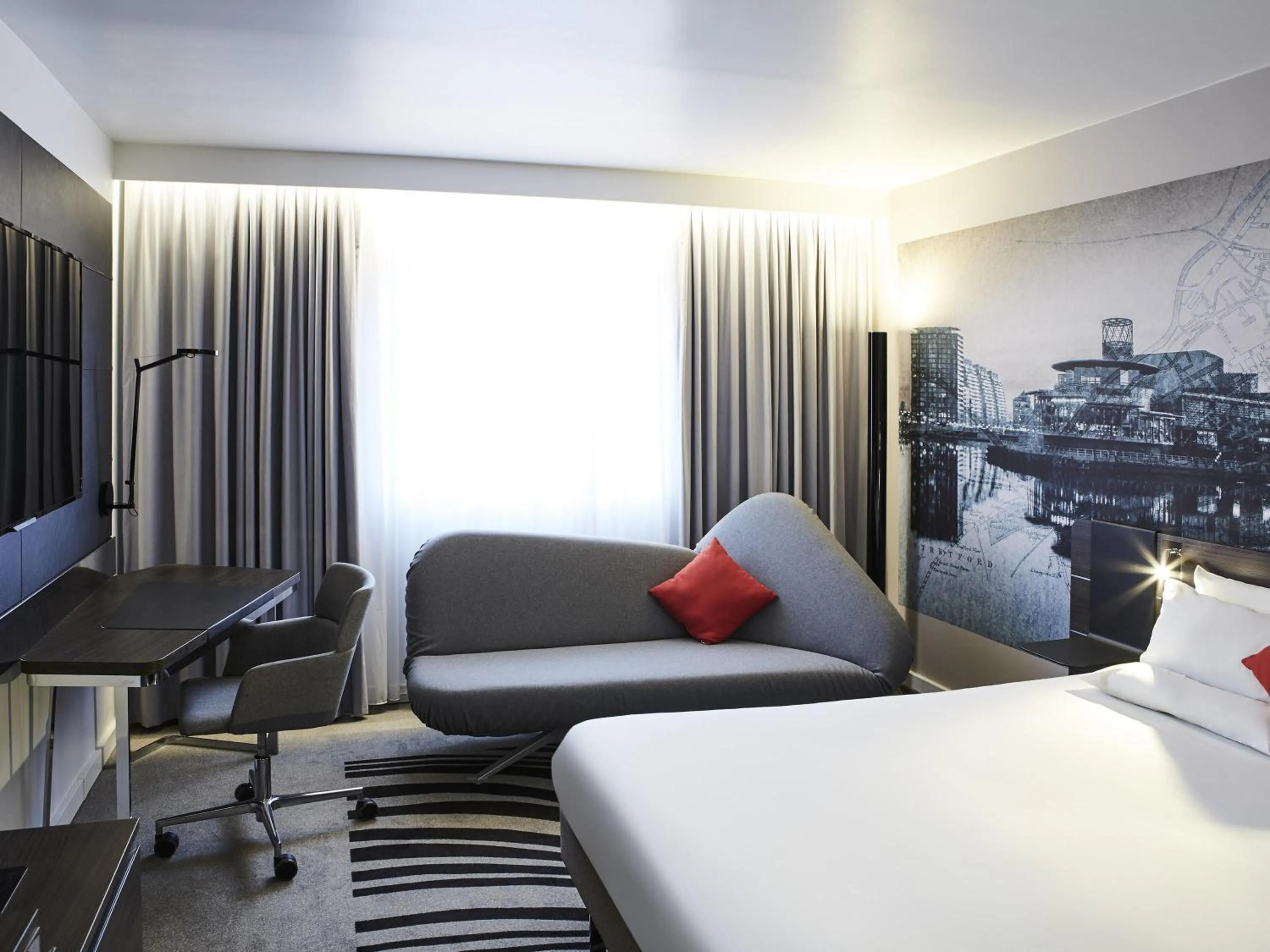 Bedroom in Novotel Manchester Centre