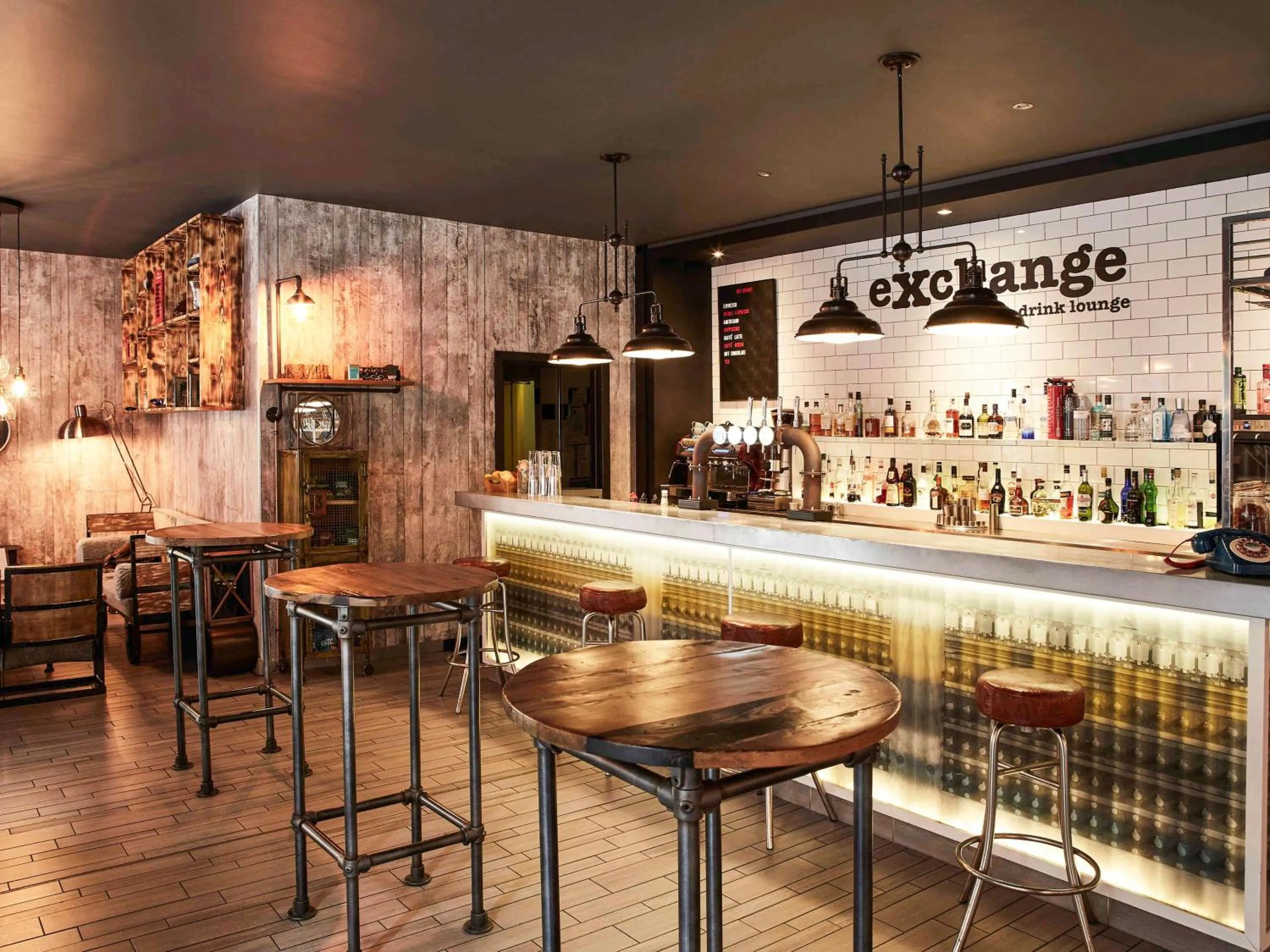 Restaurant/places to eat in Novotel Manchester Centre