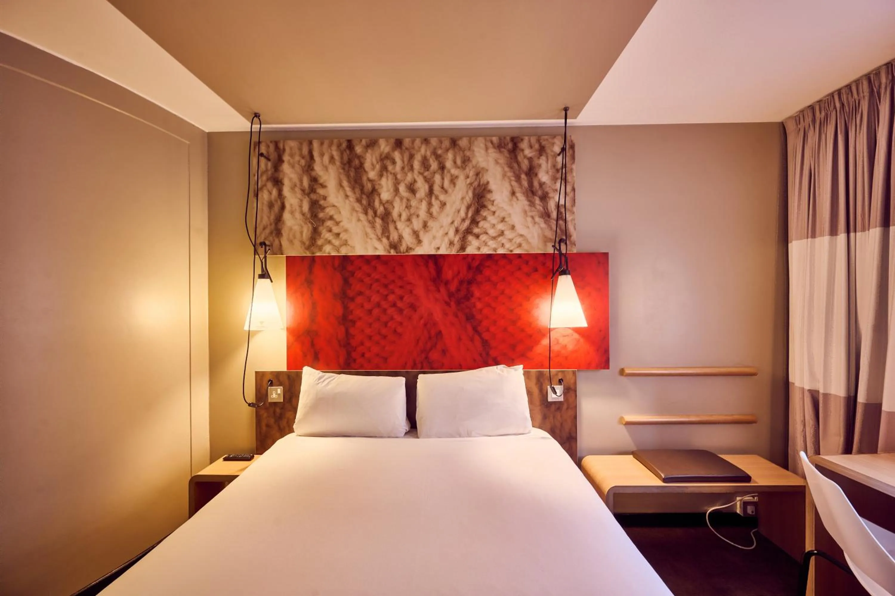 Bed in a&o Manchester City Centre