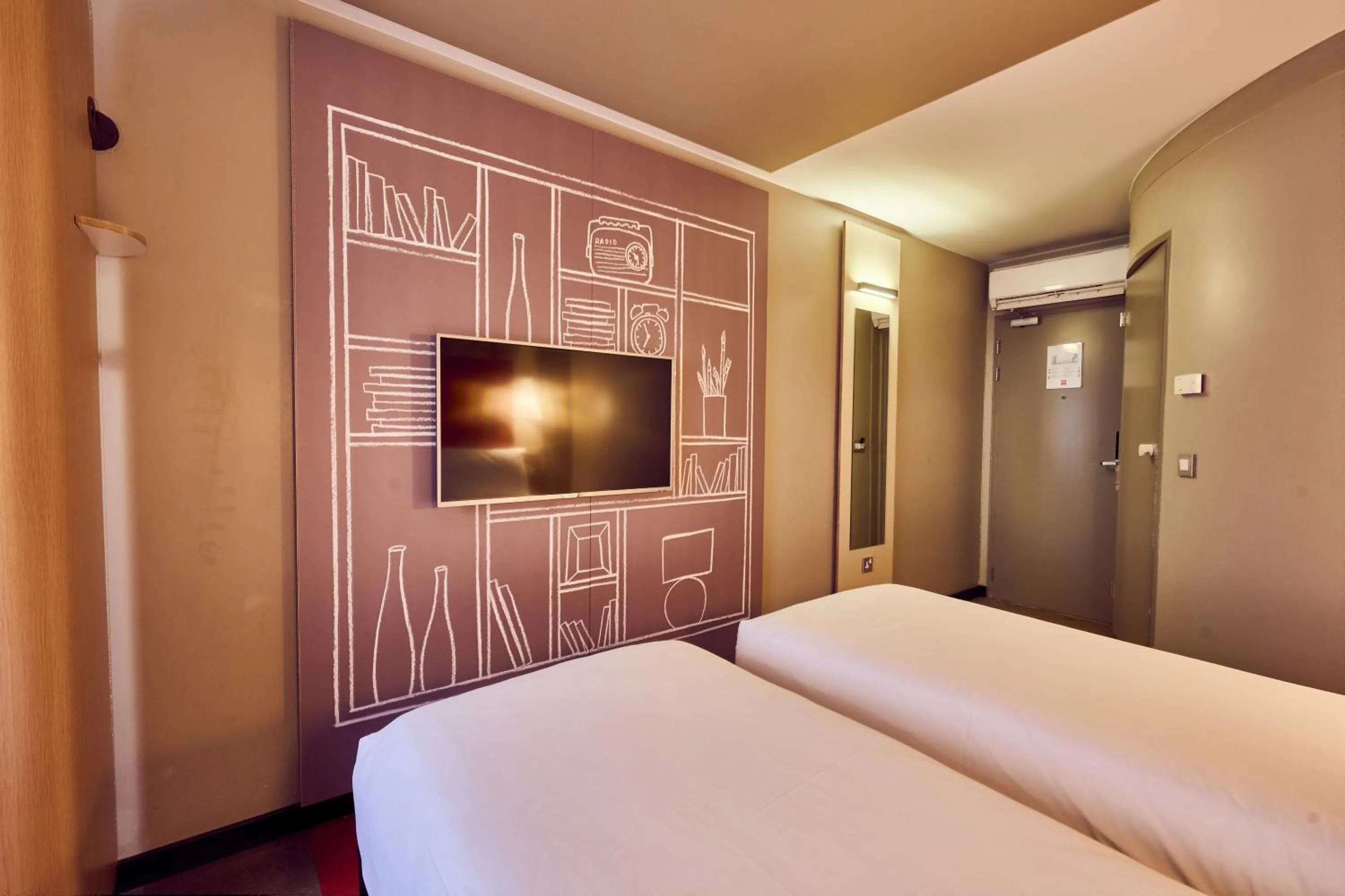 TV and multimedia, Bed in a&o Manchester City Centre