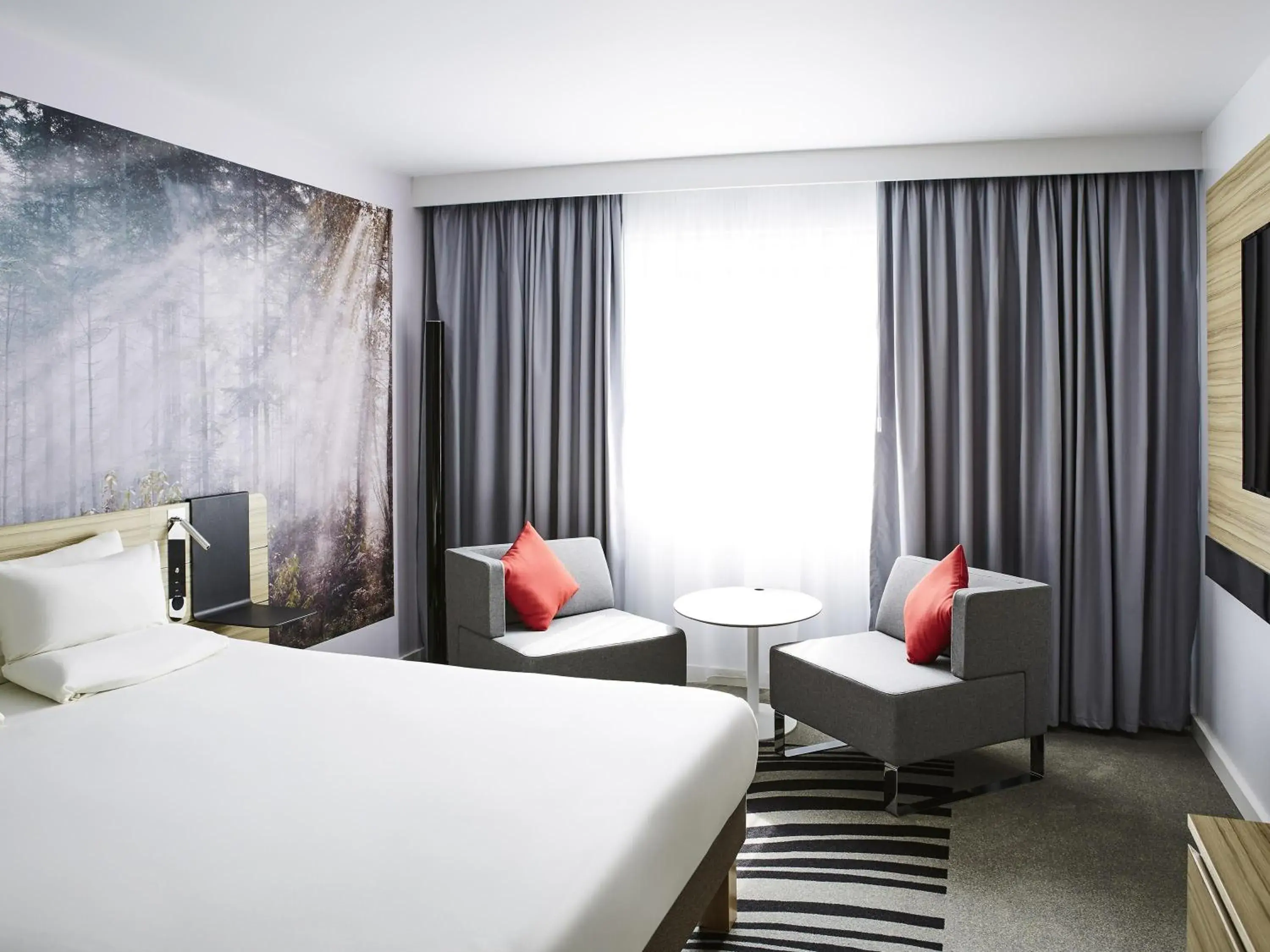 Bedroom, Bed in Novotel Manchester Centre Bedroom, Bed in Novotel Manchester Centre