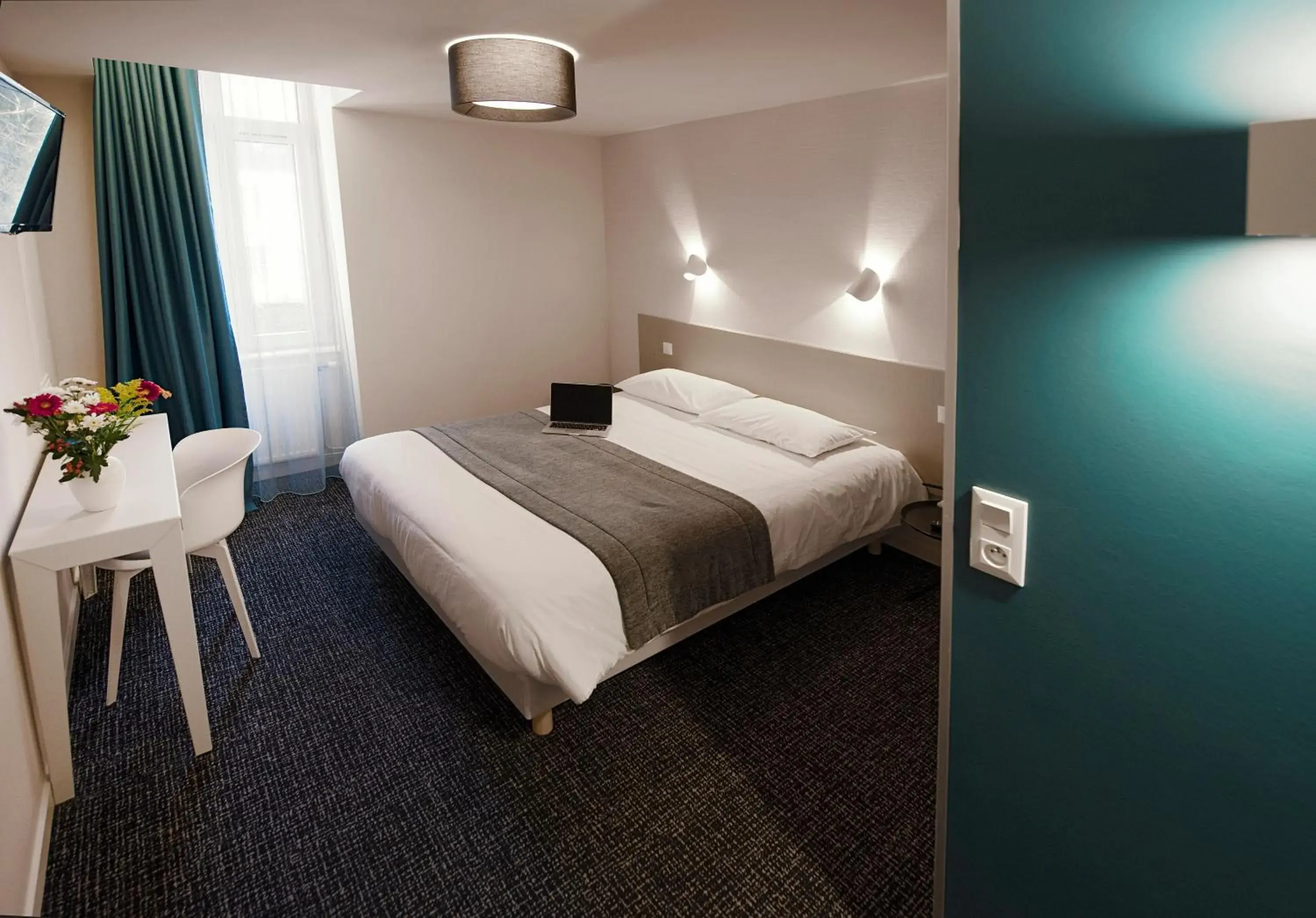 Bed in Hôtel Du Port Bed in Hôtel Du Port