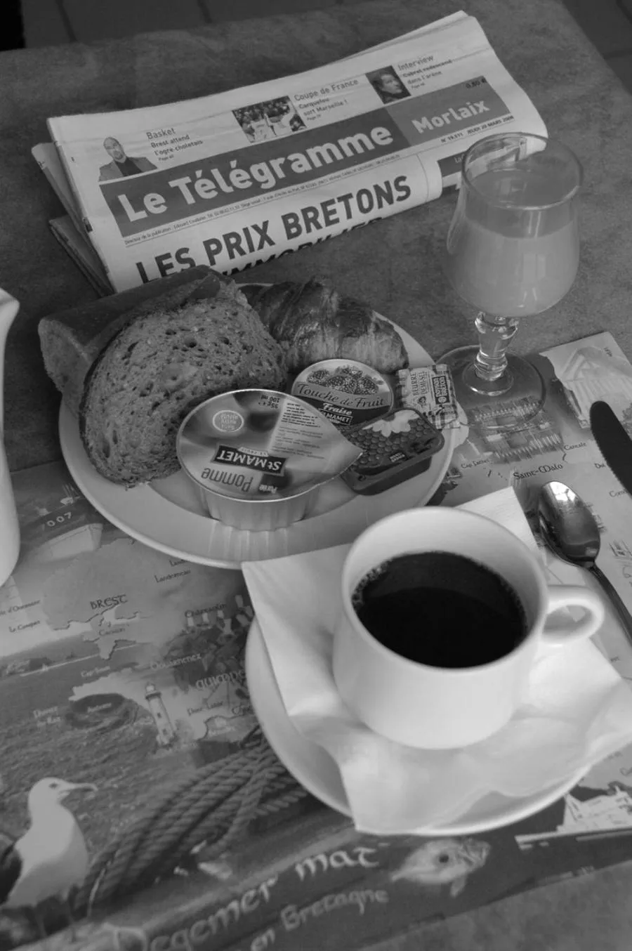 Restaurant/places to eat in Hôtel Du Port