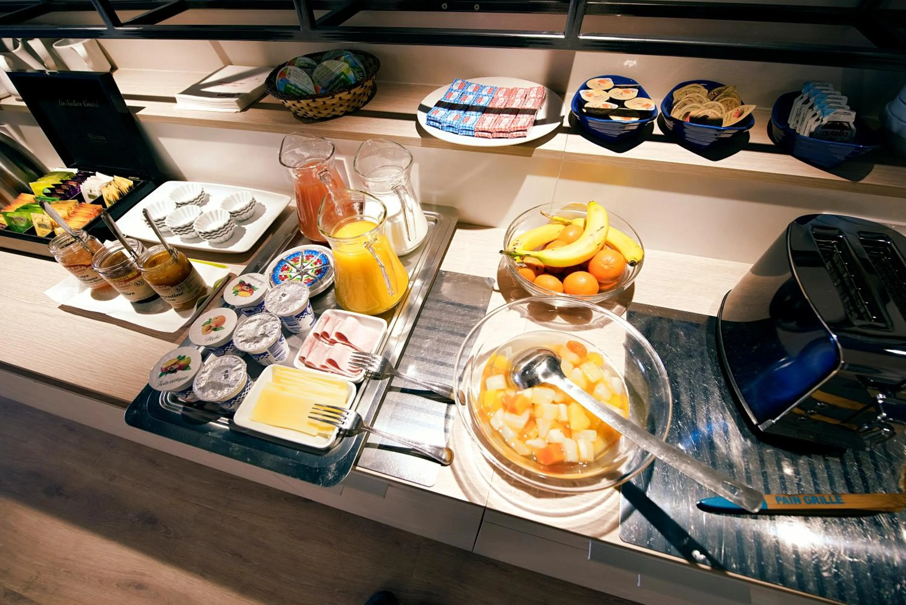 Food in Hôtel Du Port