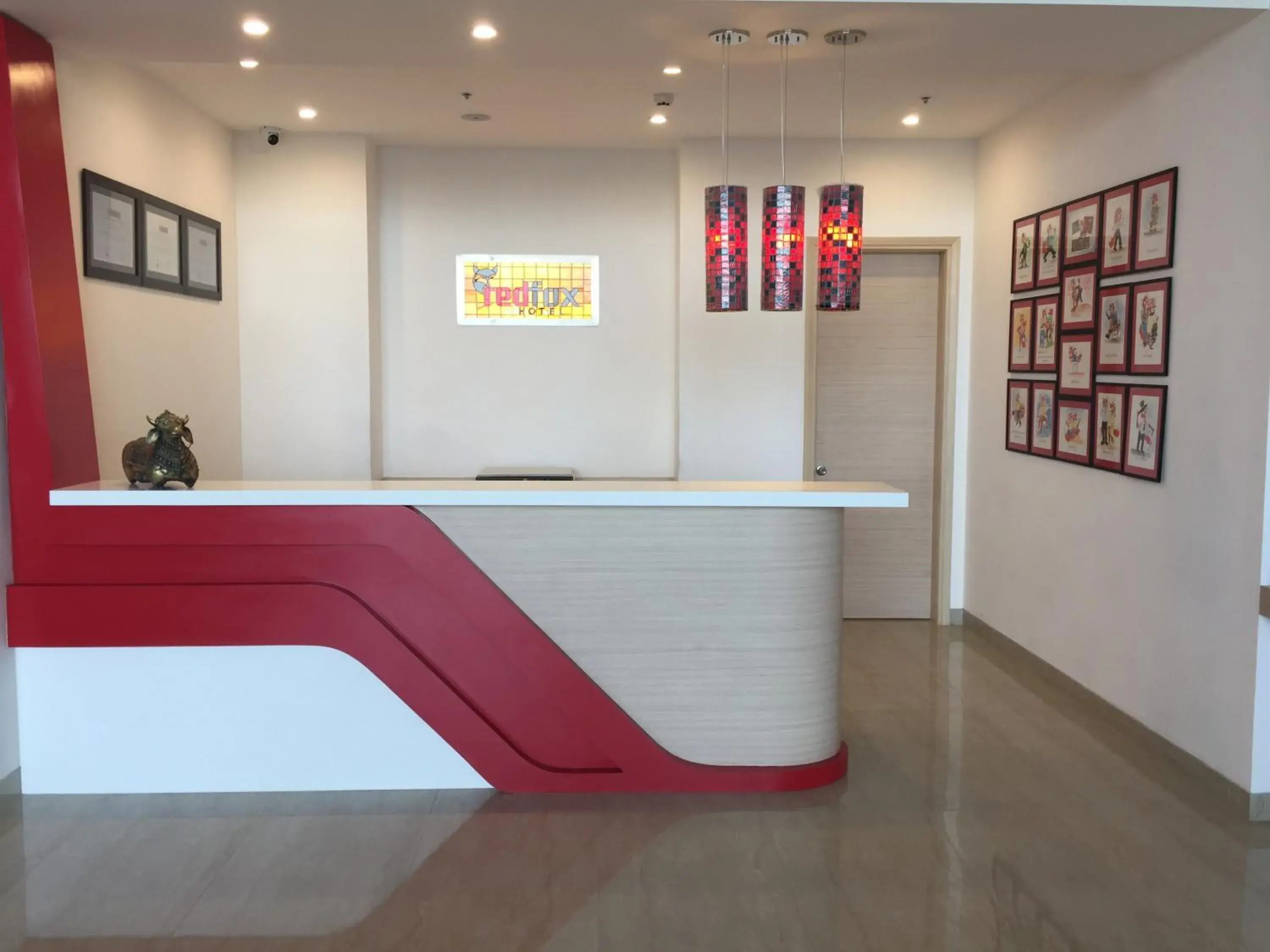 Lobby or reception, Lobby/Reception in Red Fox Hotel, Sector 60, Gurugram