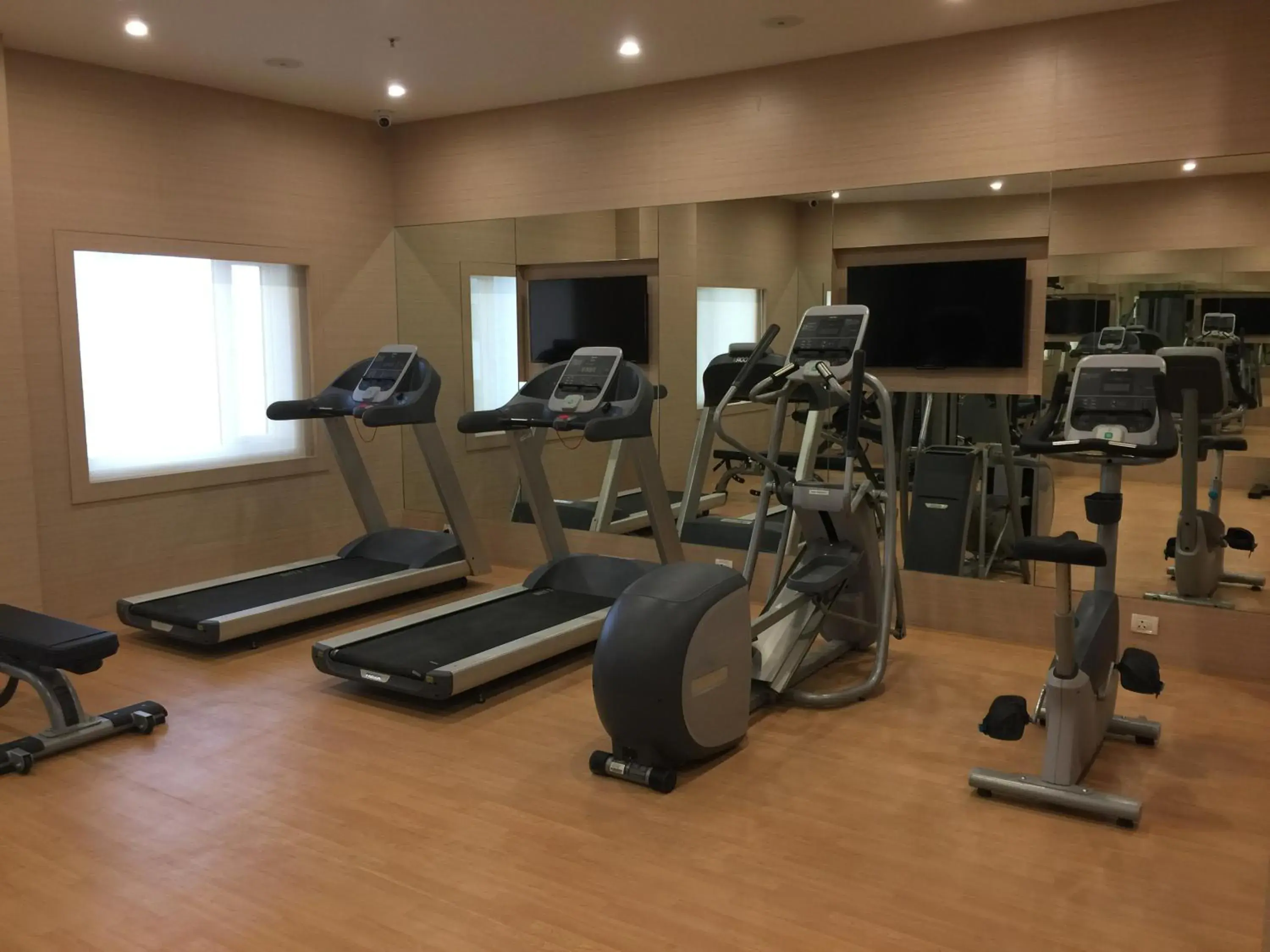 Fitness centre/facilities, Fitness Center/Facilities in Red Fox Hotel, Sector 60, Gurugram