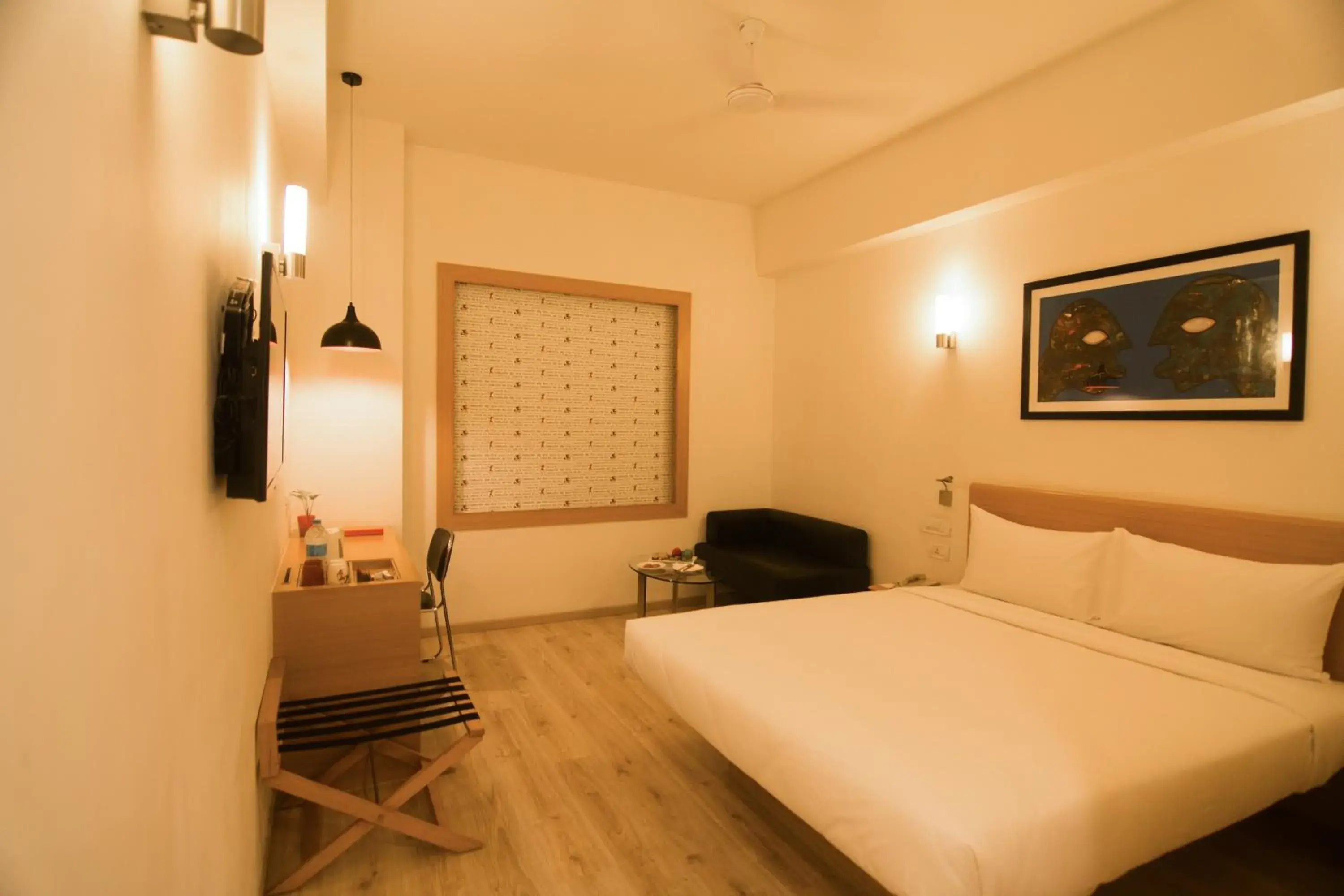 Bedroom, Bed in Red Fox Hotel, Sector 60, Gurugram