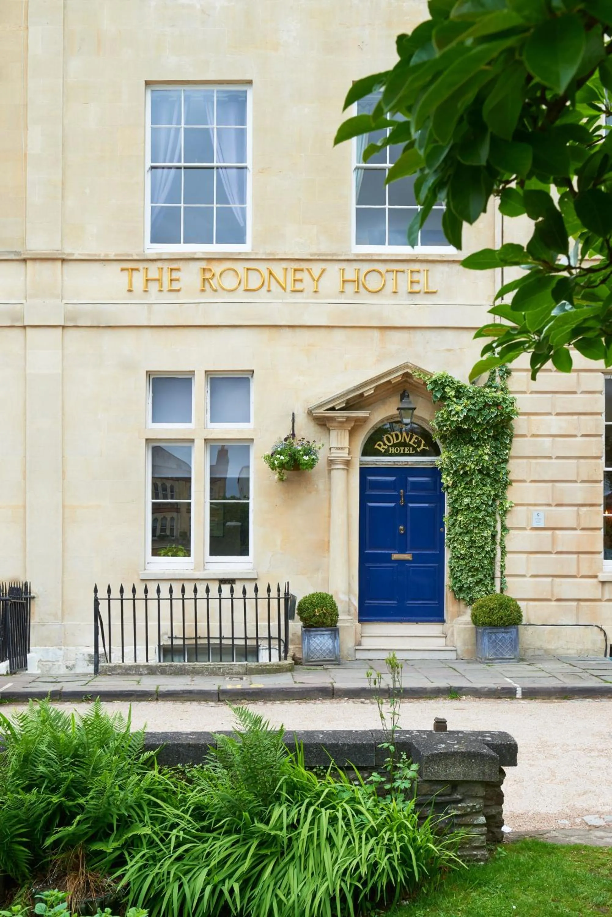 Facade/entrance in The Rodney Hotel