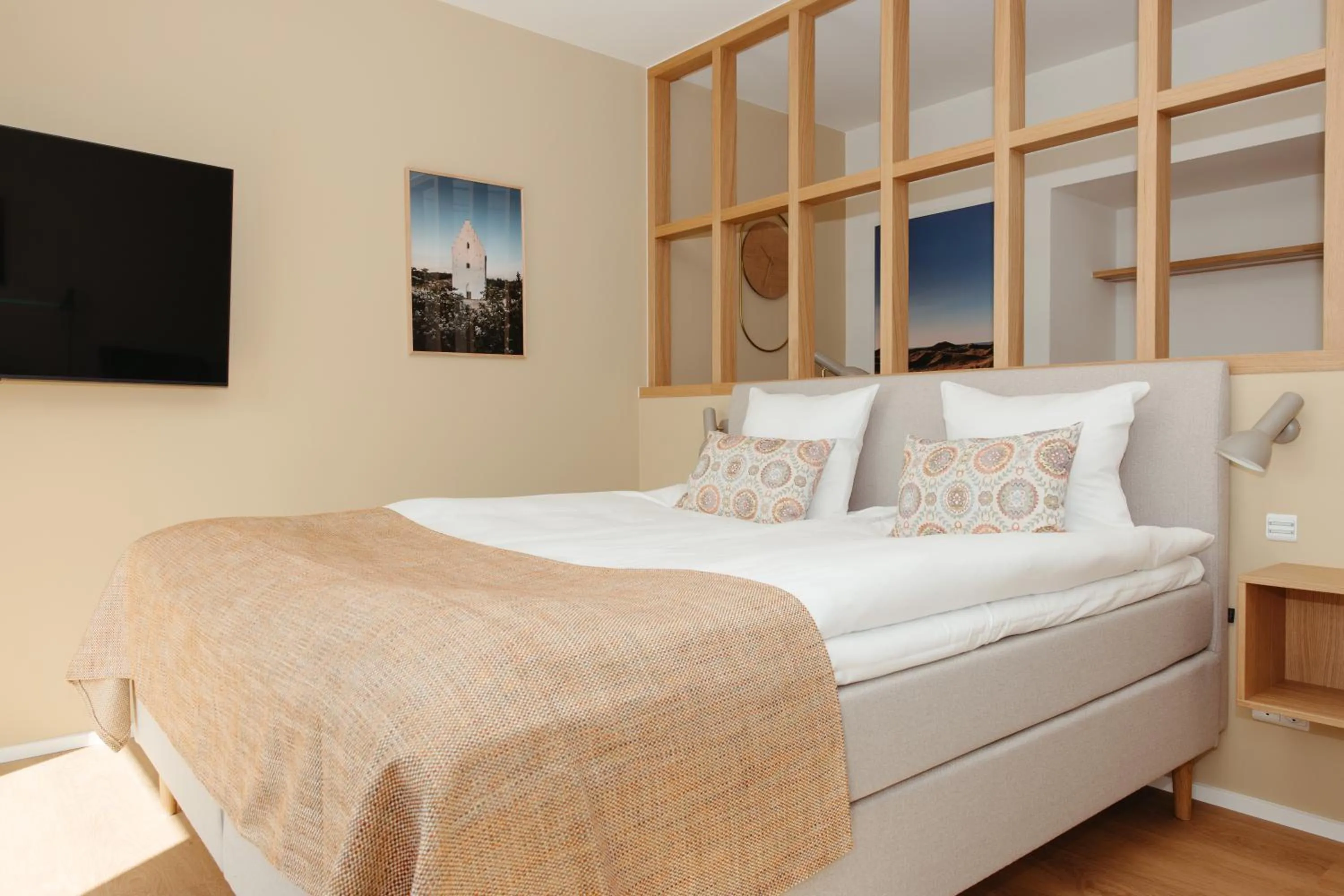 TV and multimedia, Bed in Color Hotel Skagen