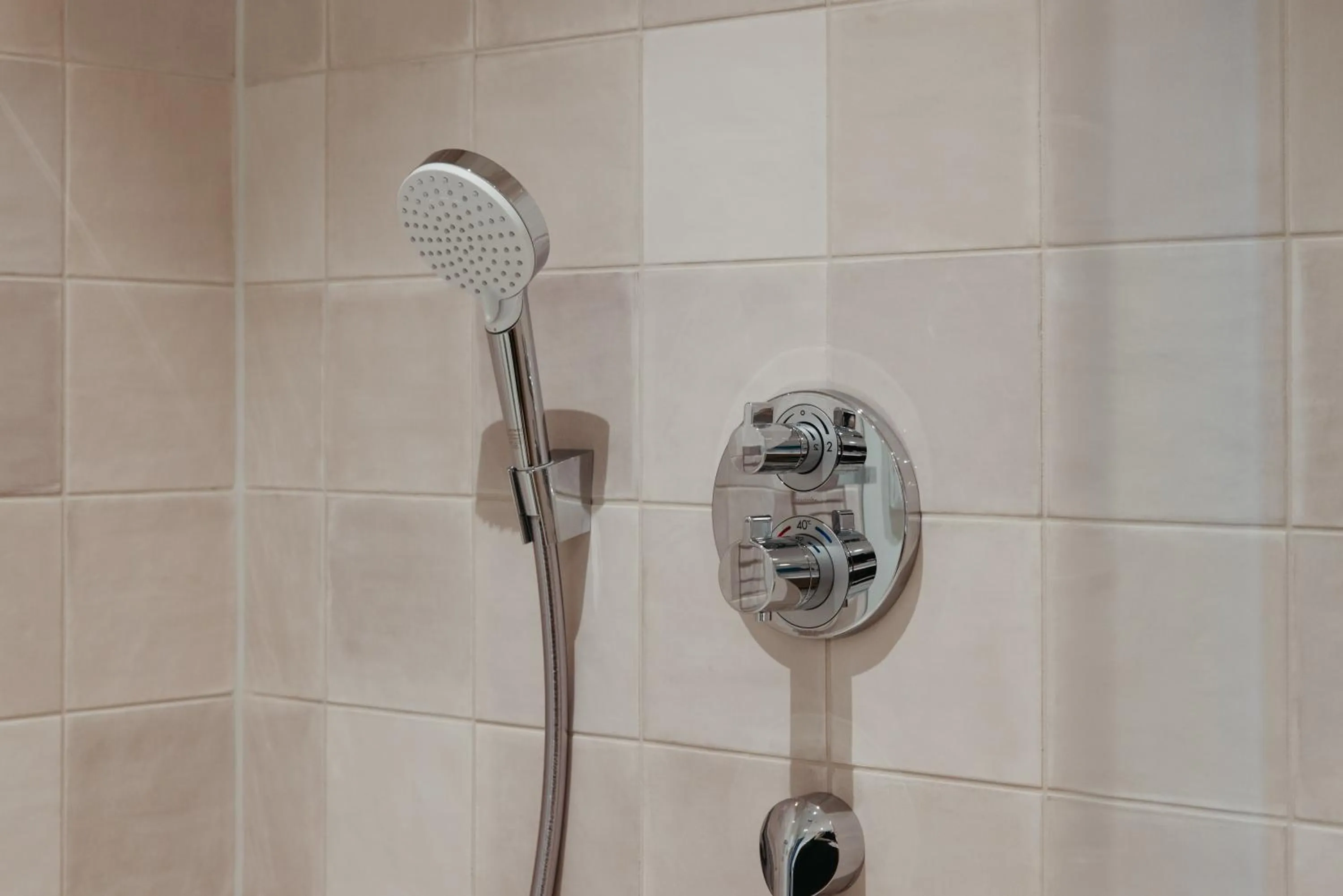 Shower in Color Hotel Skagen