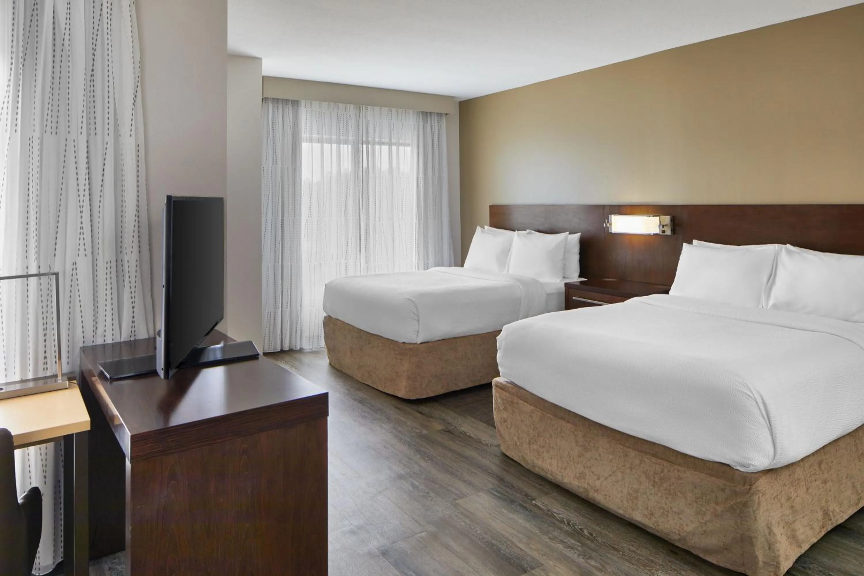 Photo of the whole room, Bed in Residence Inn Atlanta Perimeter Center Dunwoody