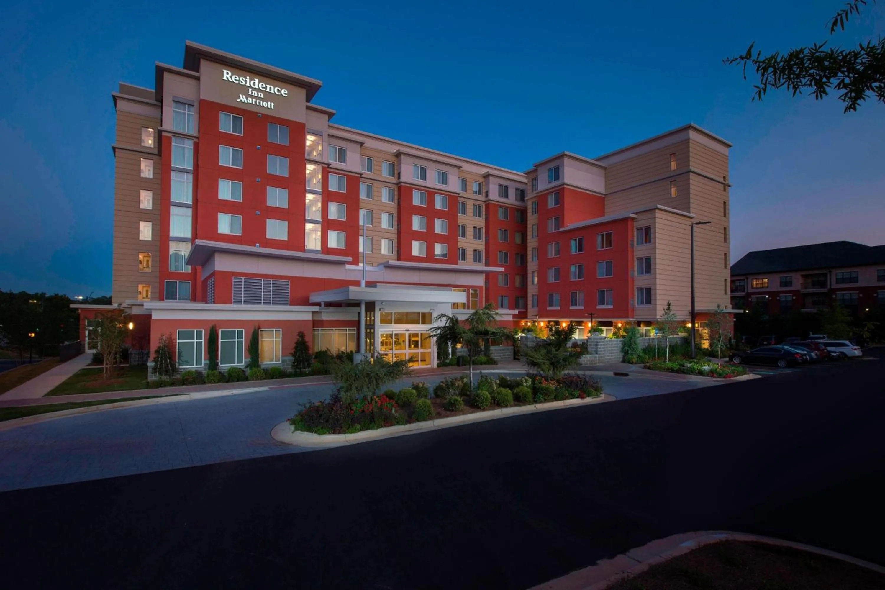 Property building in Residence Inn Atlanta Perimeter Center Dunwoody