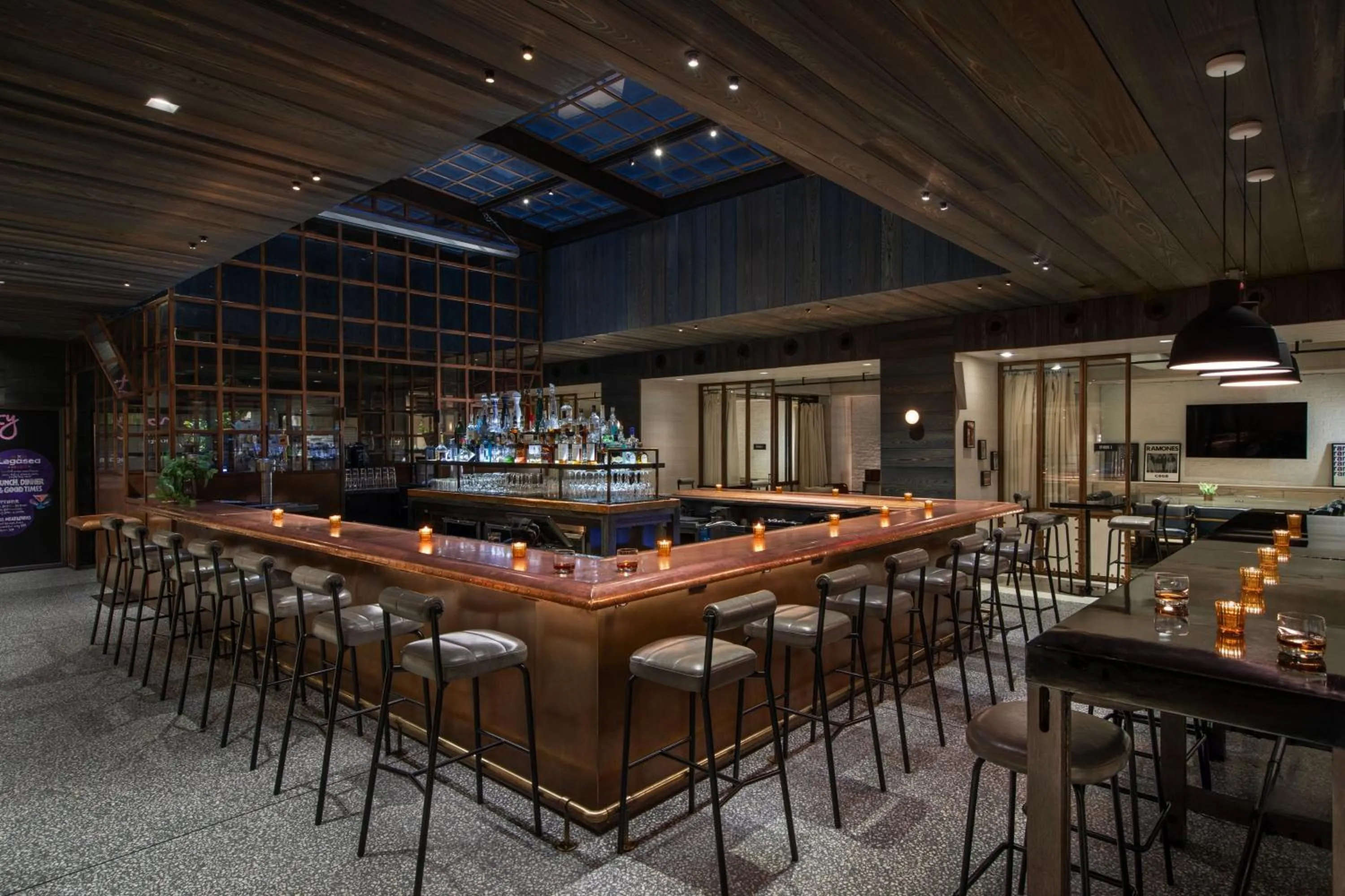 Lounge or bar in MOXY NYC Times Square