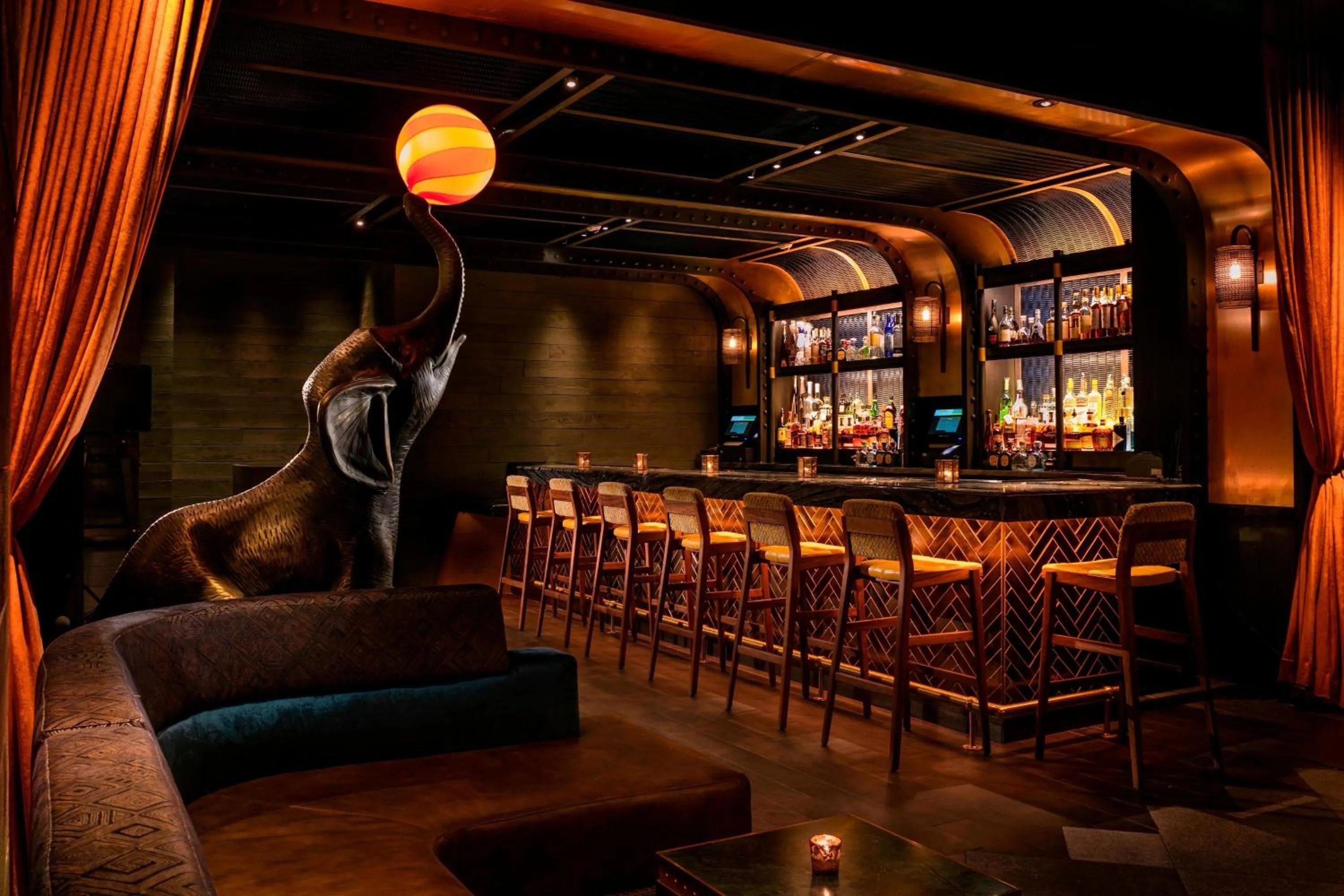 Lounge or bar in MOXY NYC Times Square