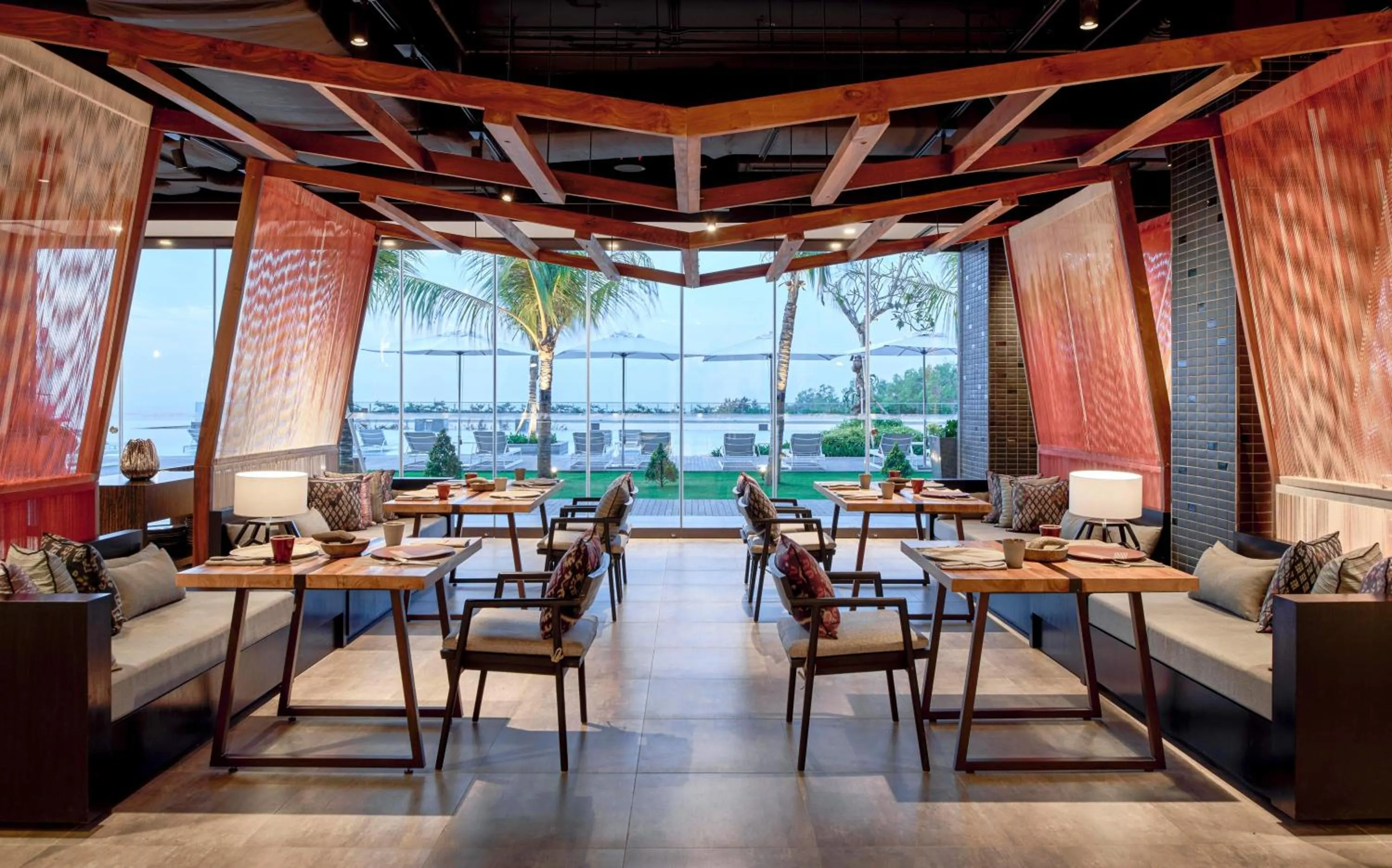 Restaurant/places to eat in Renaissance Bali Uluwatu Resort & Spa