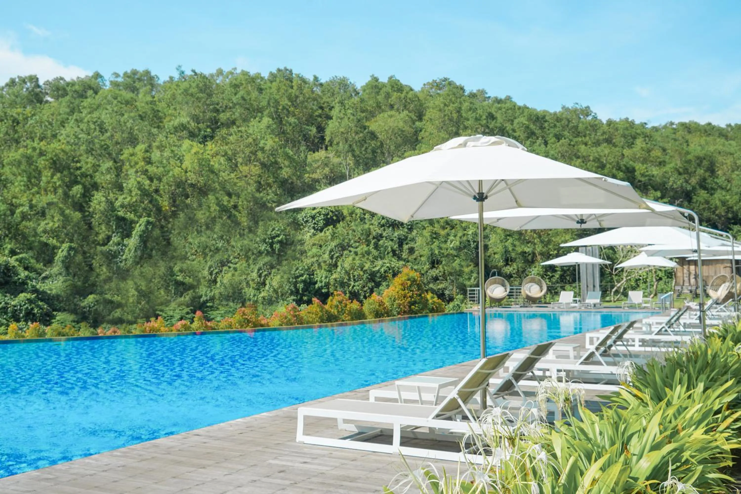 Swimming pool in Renaissance Bali Uluwatu Resort & Spa