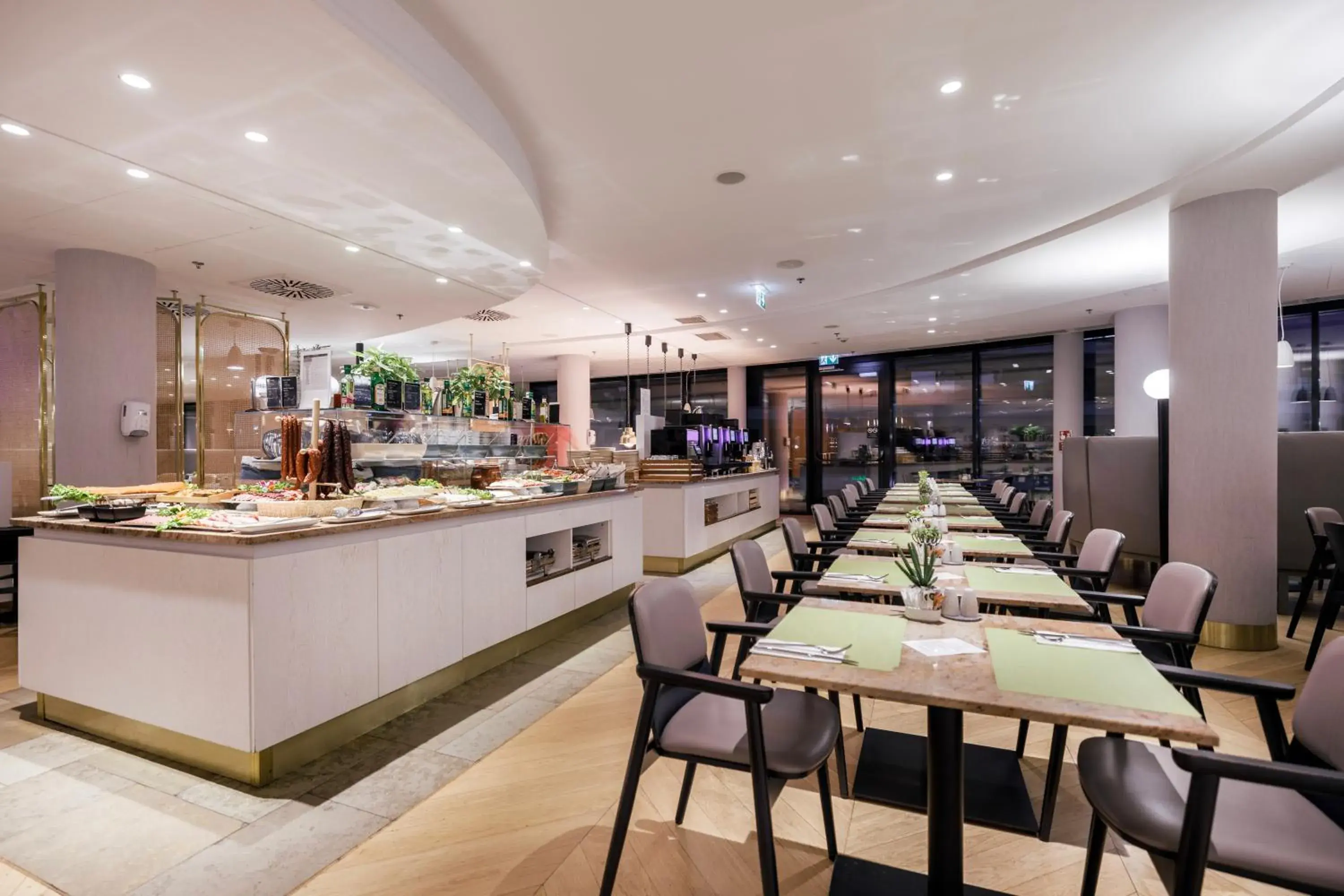 Restaurant/places to eat in Radisson Blu Resort Swinoujscie Restaurant/places to eat in Radisson Blu Resort Swinoujscie