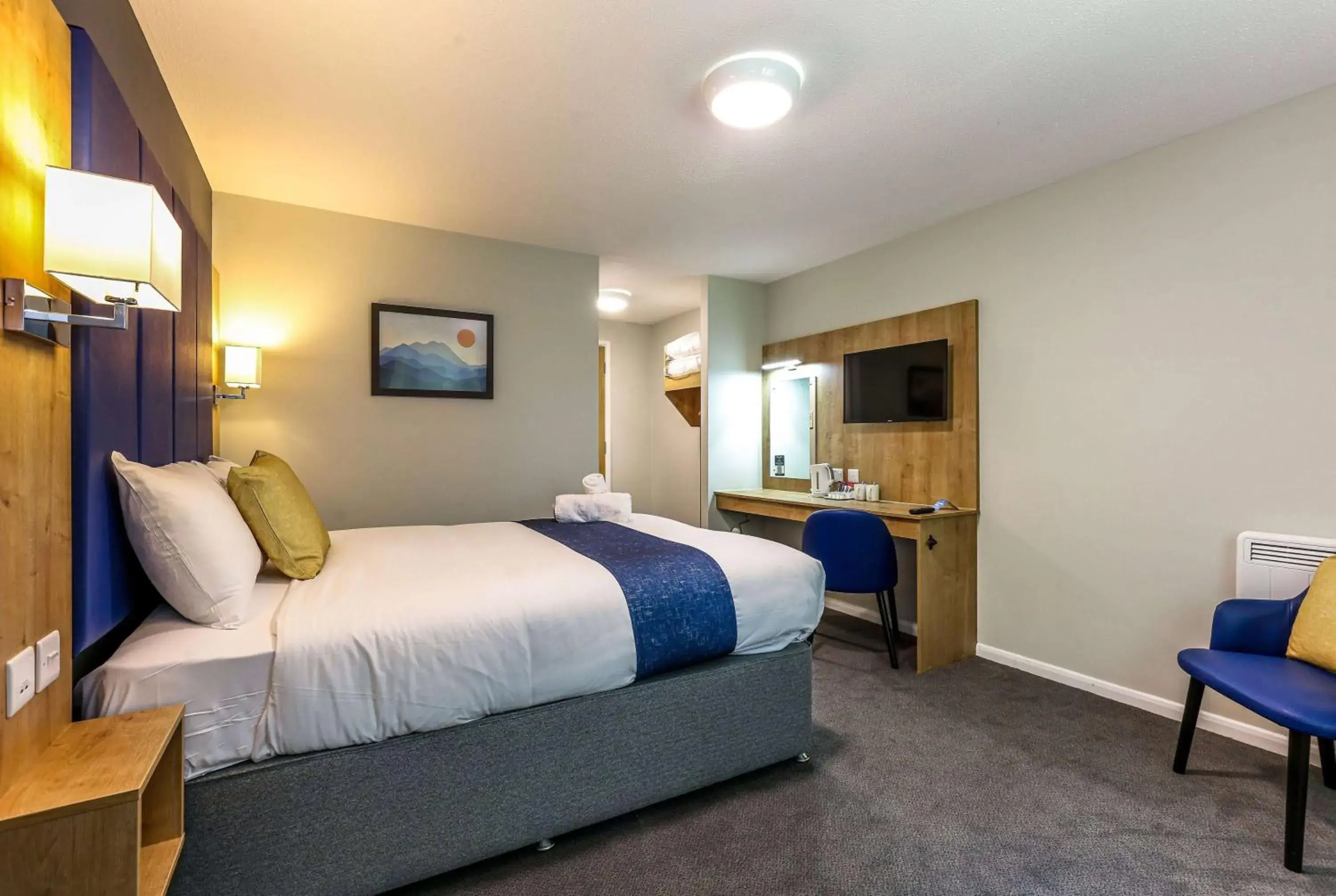 Bed in Days Inn Warwick Northbound M40 Bed in Days Inn Warwick Northbound M40