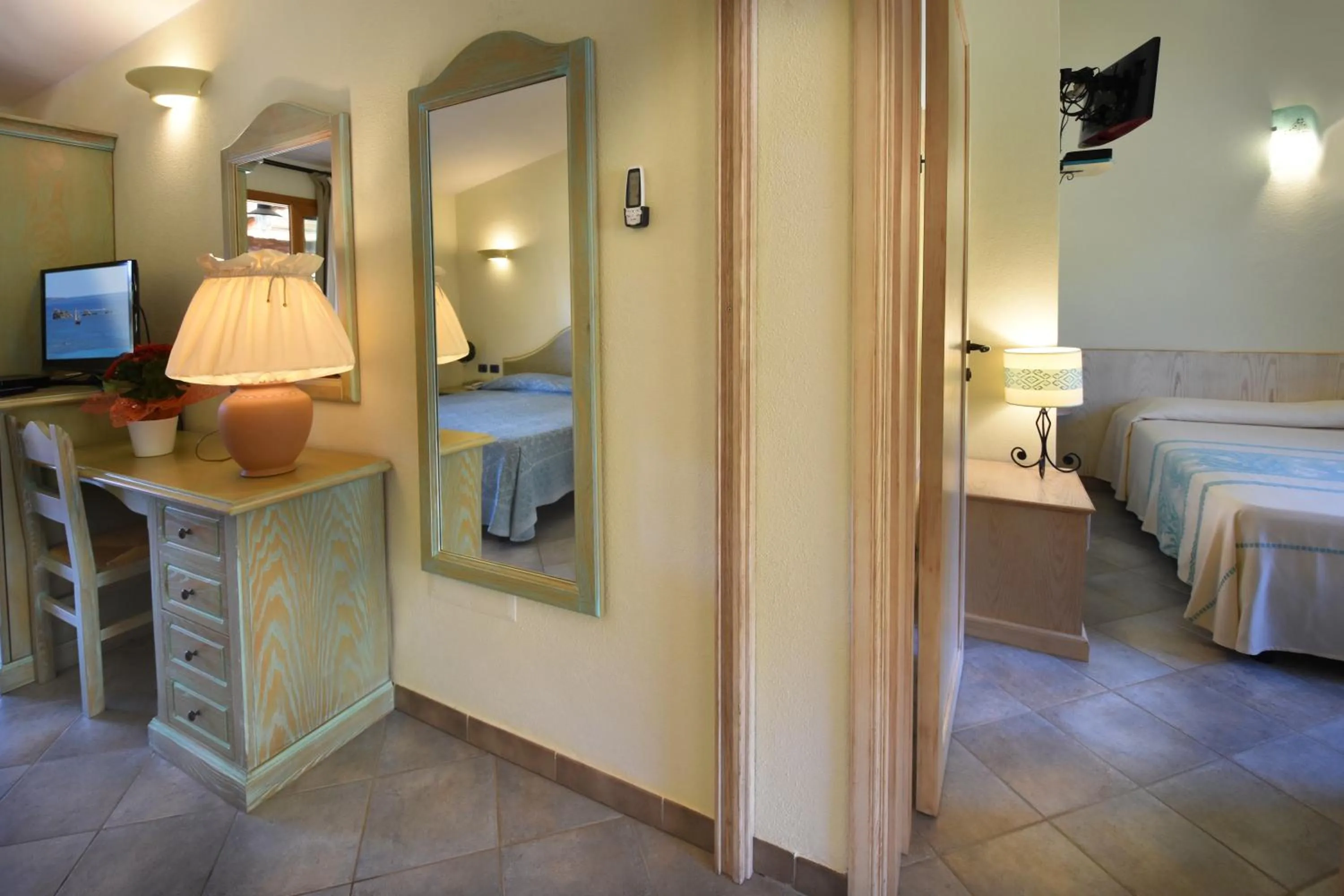 Bedroom, Bed in Hotel Su Giganti