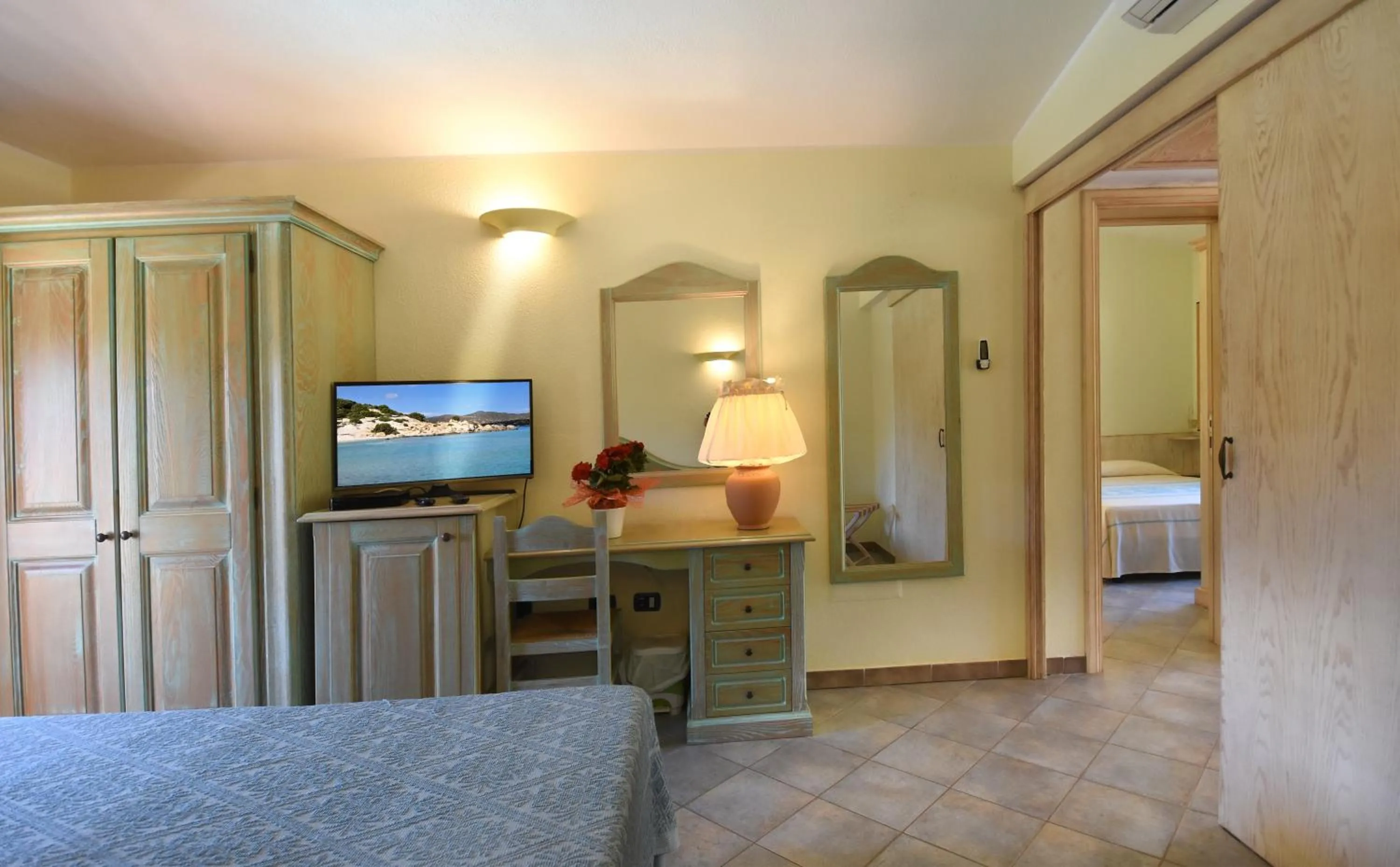 Bedroom, Bed in Hotel Su Giganti