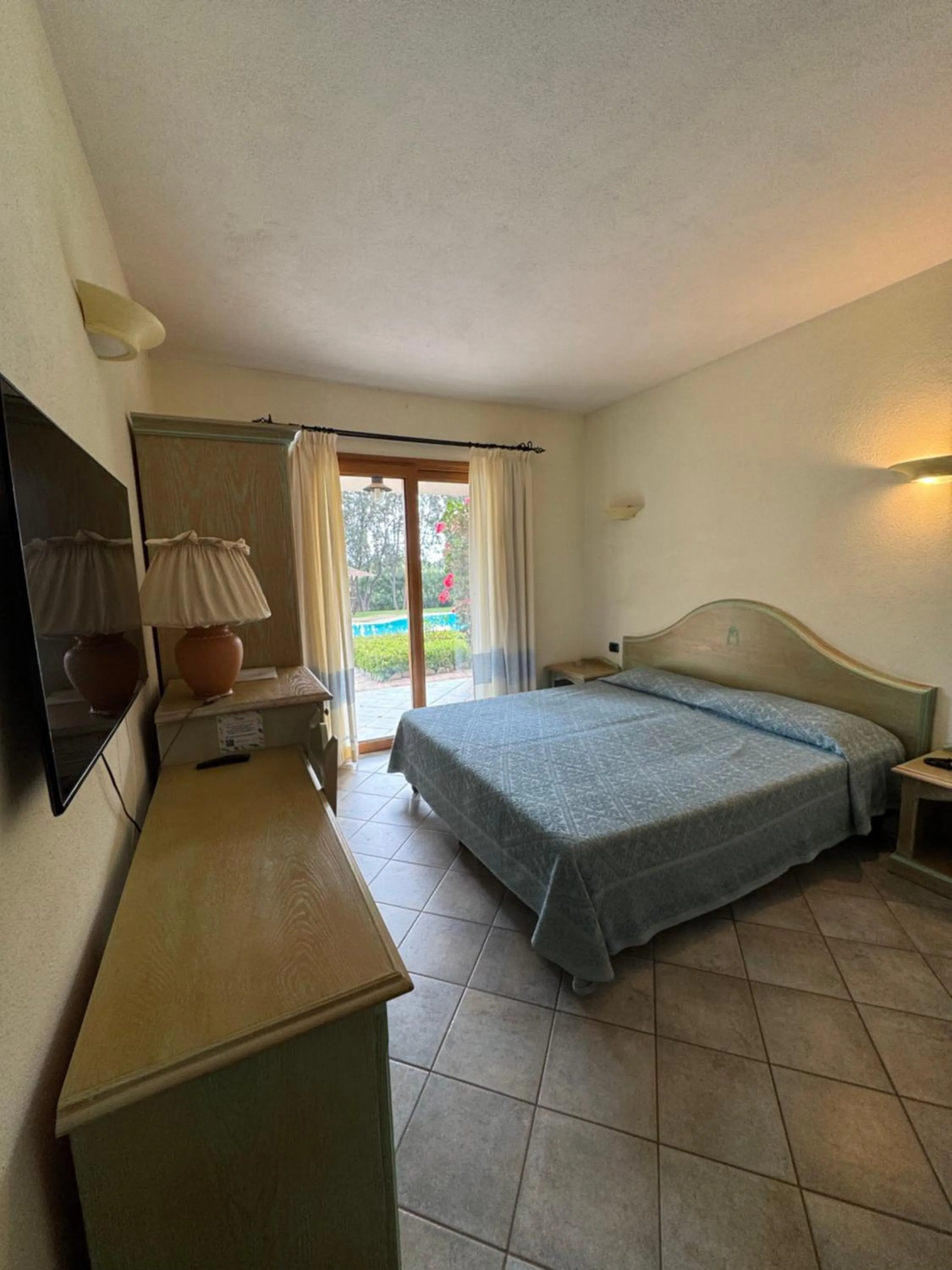 Bed in Hotel Su Giganti