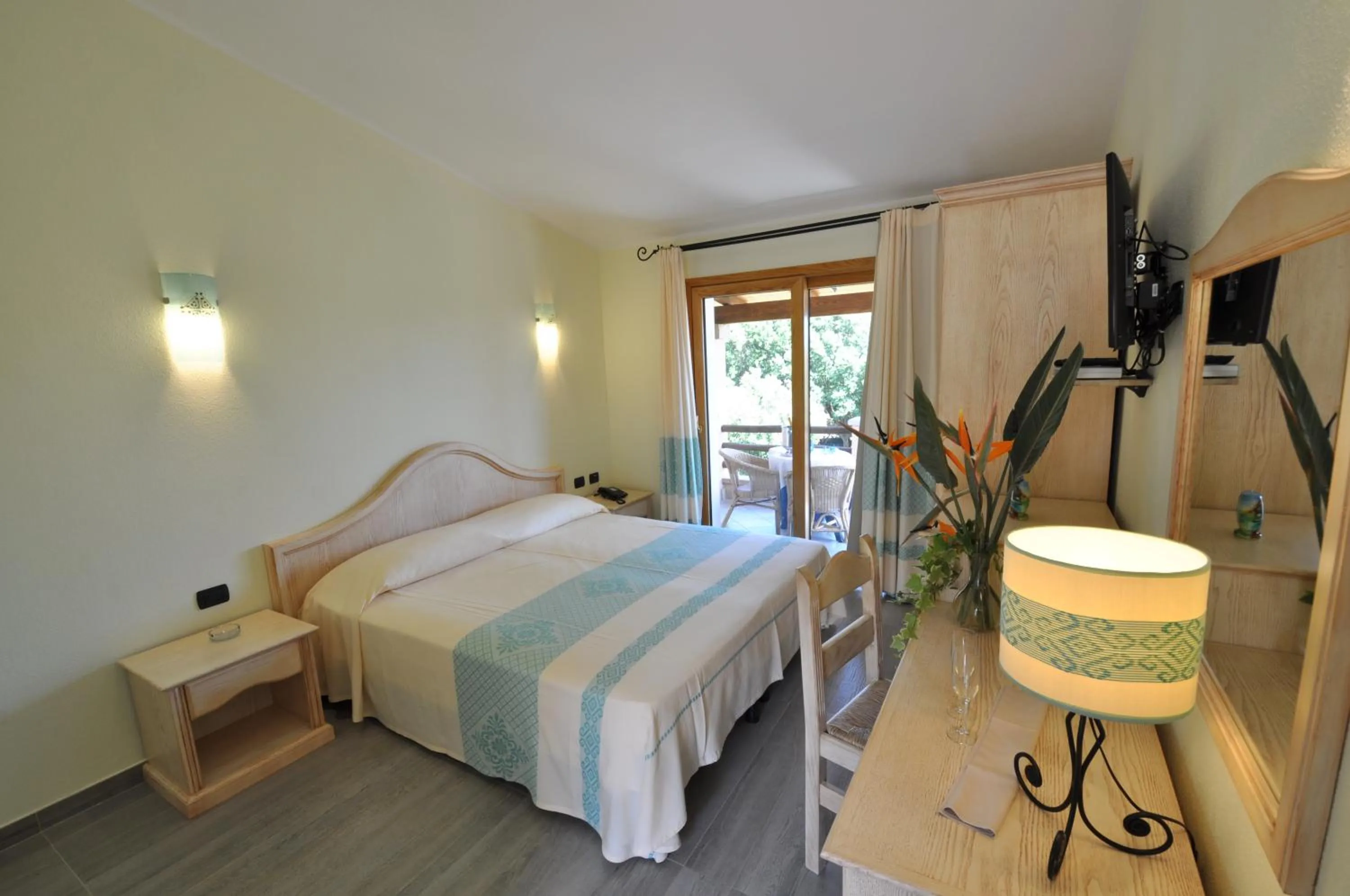 Bedroom, Bed in Hotel Su Giganti