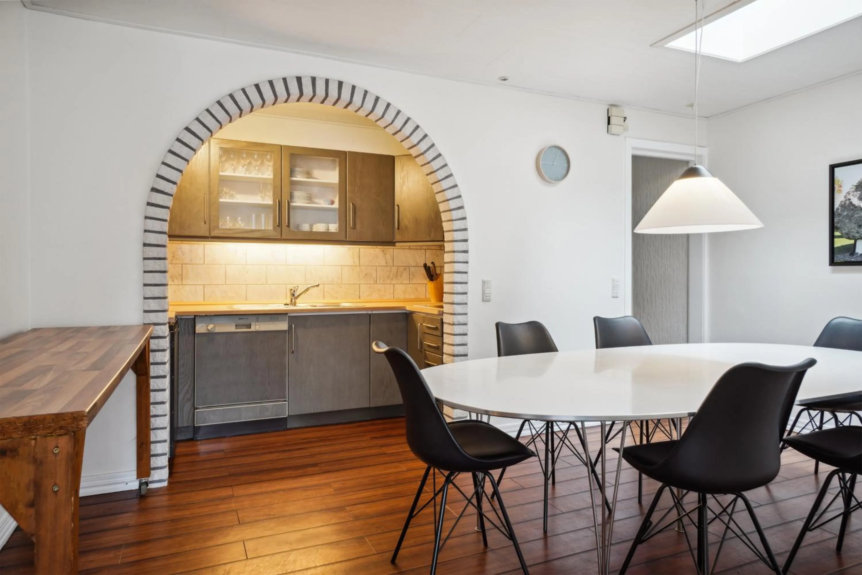Kitchen or kitchenette in BB-Hotel Frederikshavn Turisthotellet
