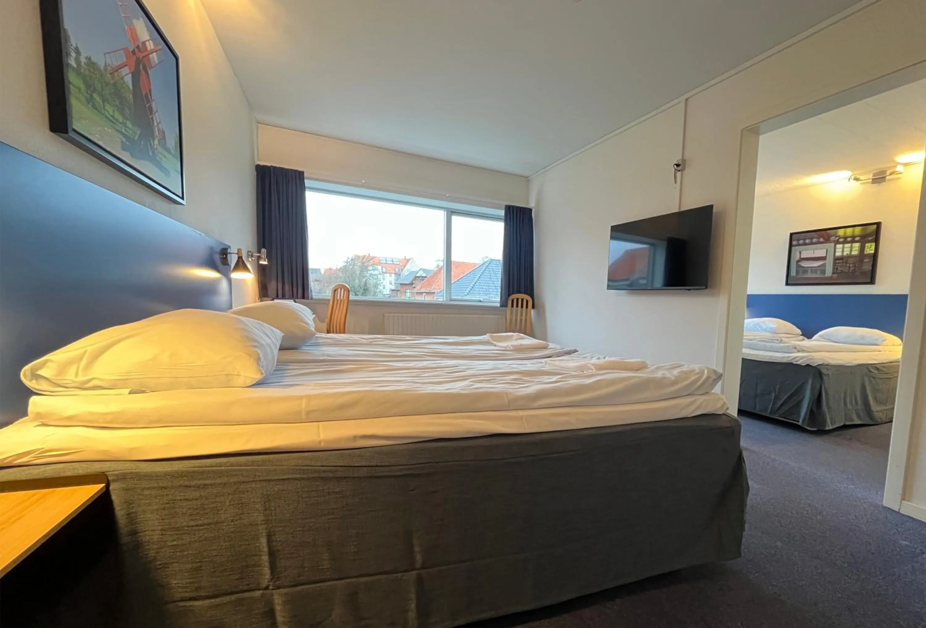 Bathroom, Bed in BB-Hotel Frederikshavn Turisthotellet