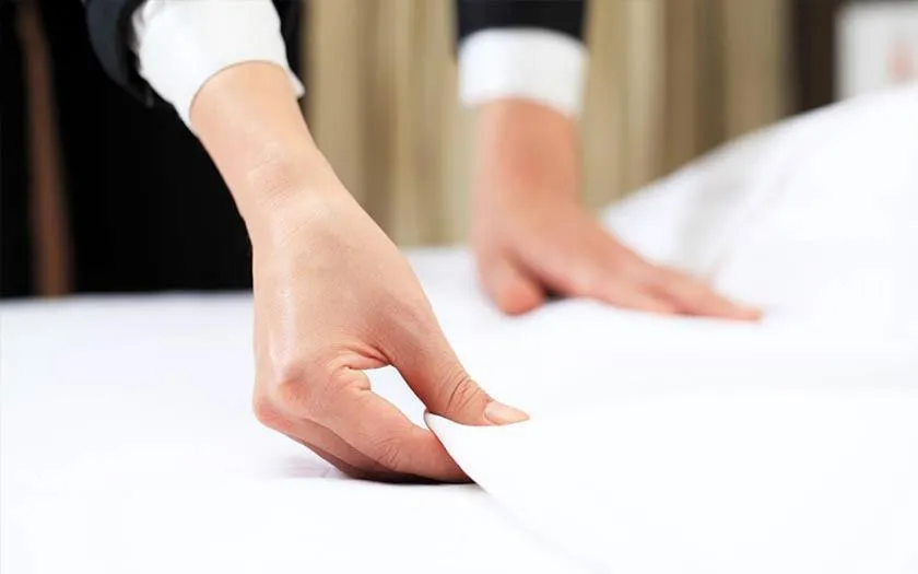 Bed in Clermont Country Motor Inn