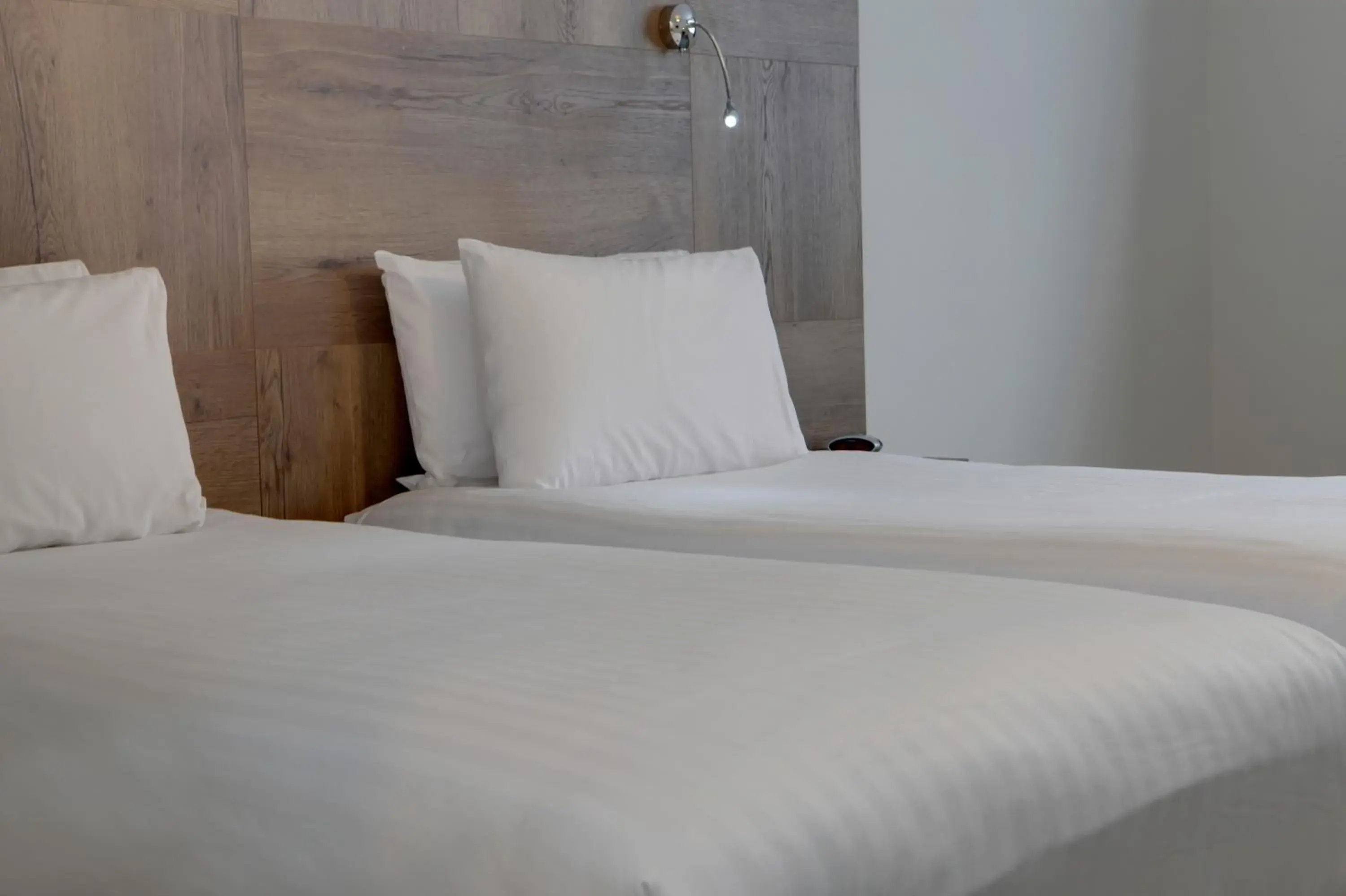 Bed in Best Western White House Hotel Bed in Best Western White House Hotel