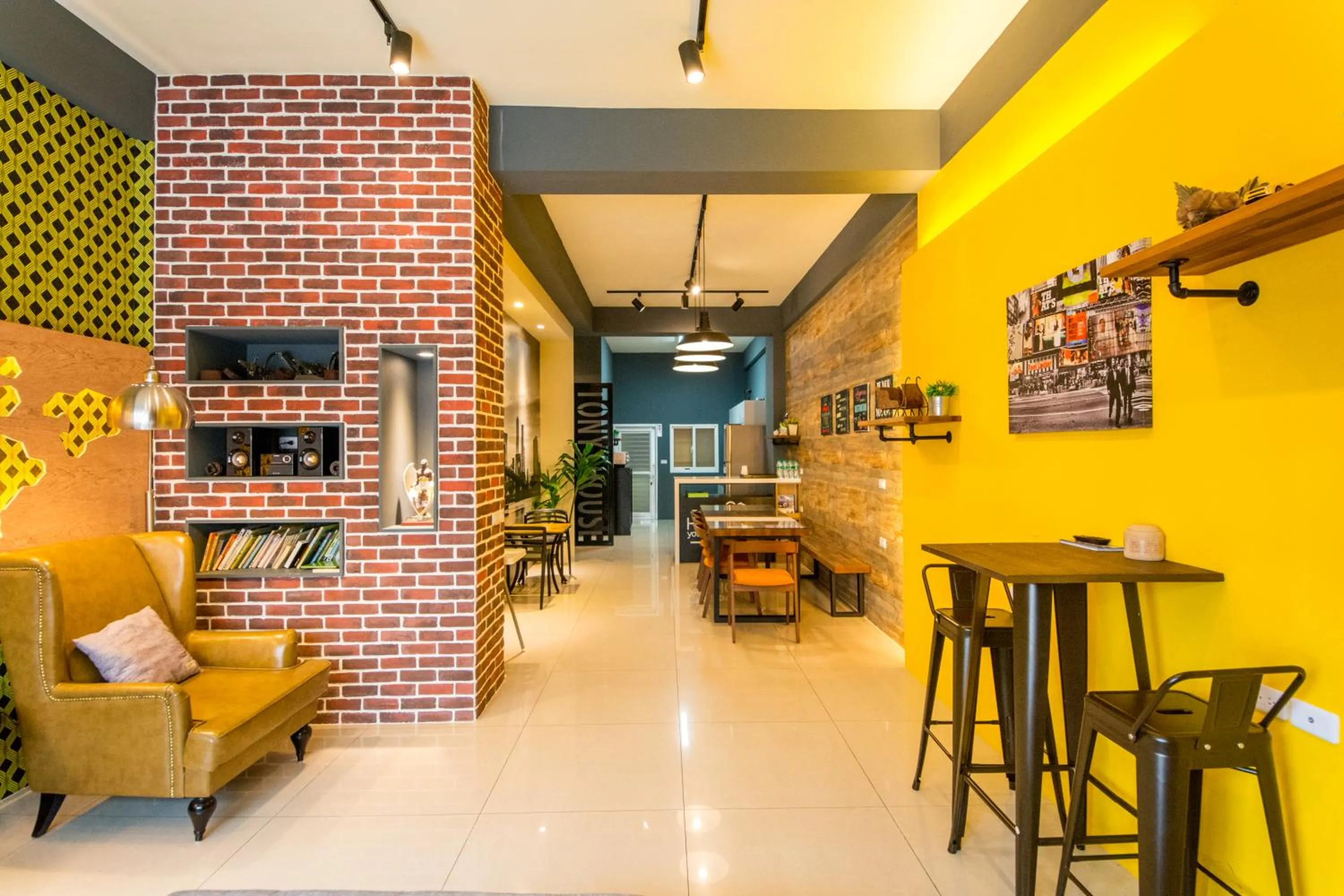 Lounge or bar in Tony's house