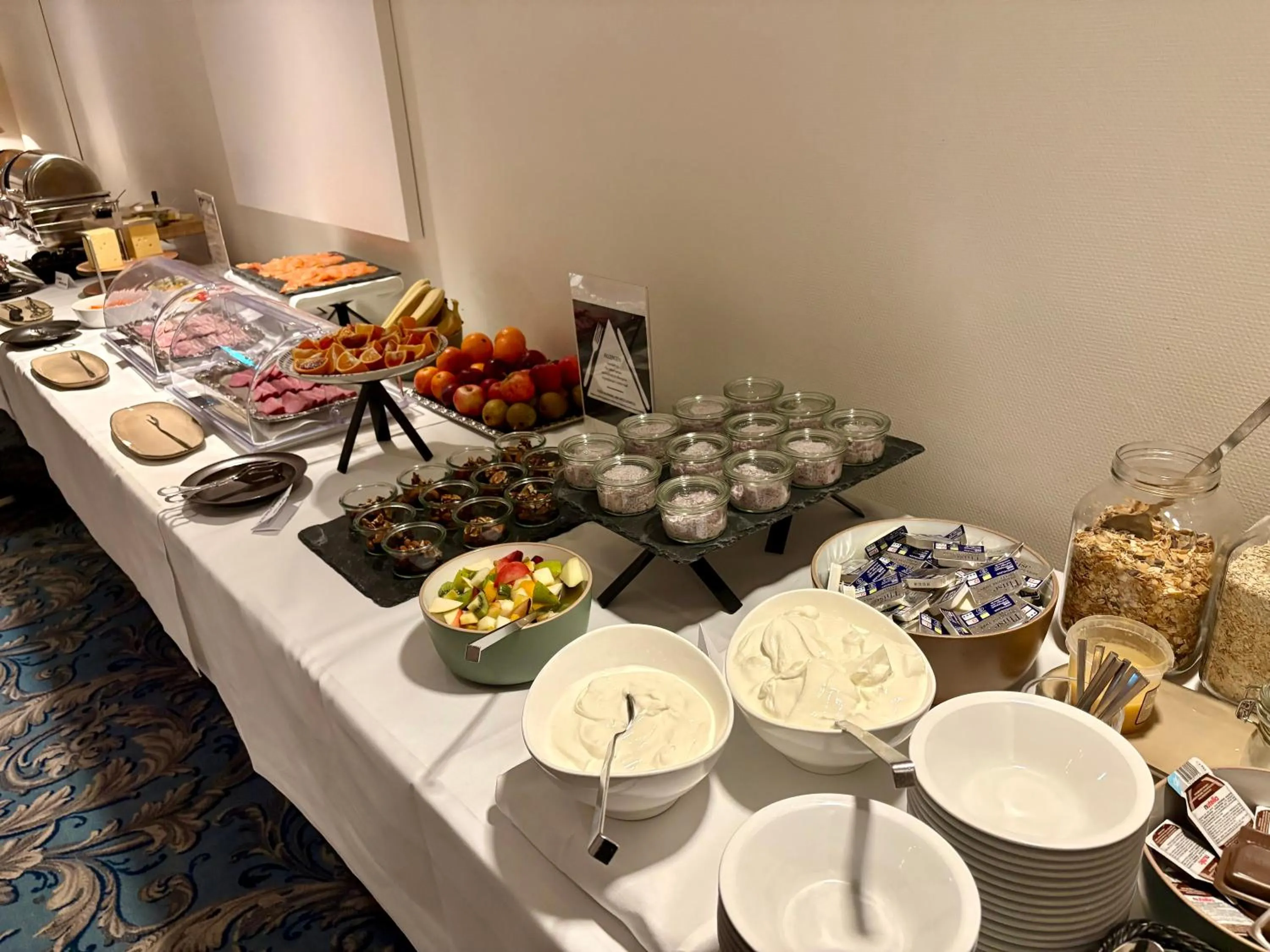 Buffet breakfast in Montra Odder Parkhotel