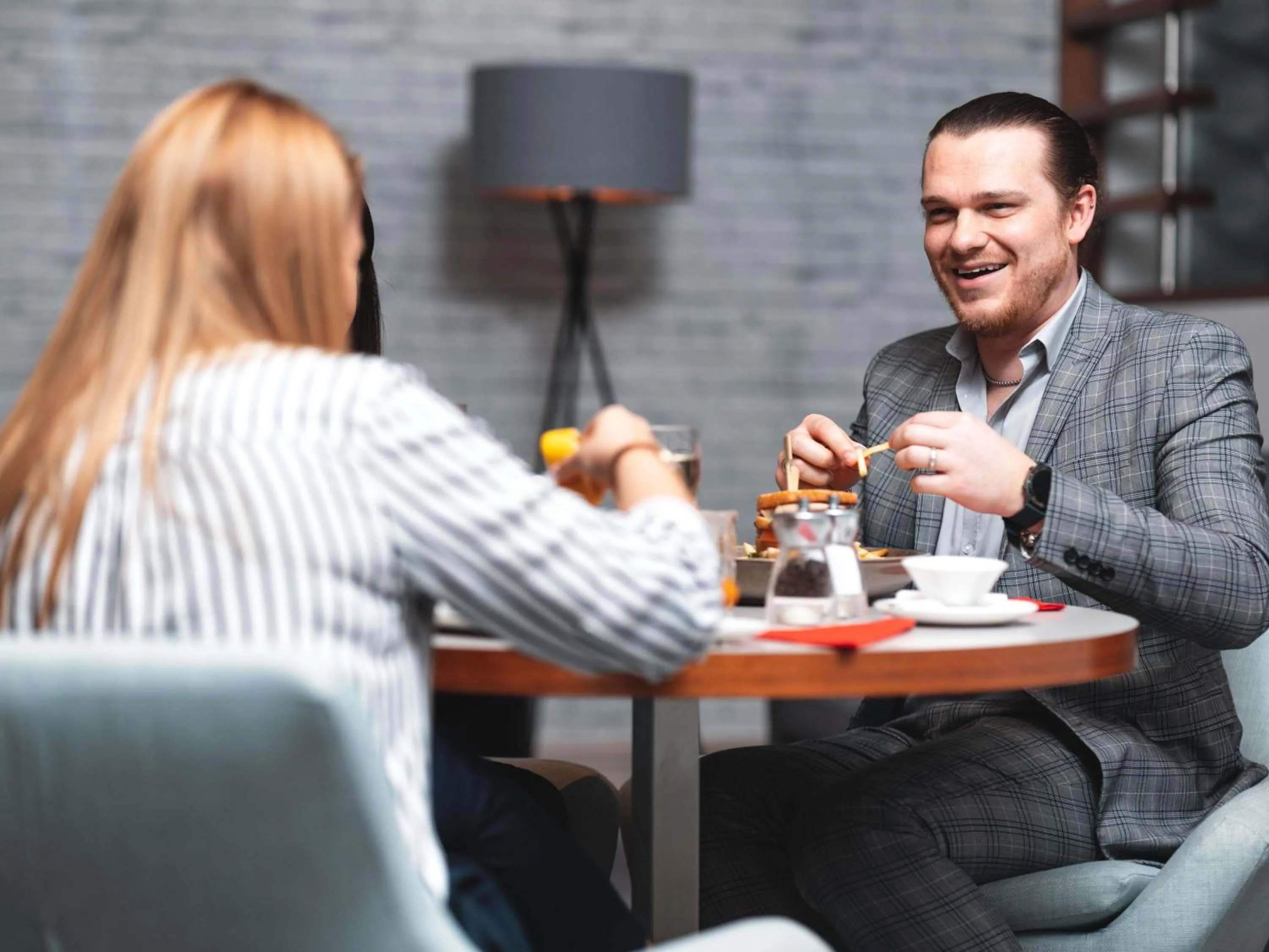 Lounge or bar in Novotel Southampton