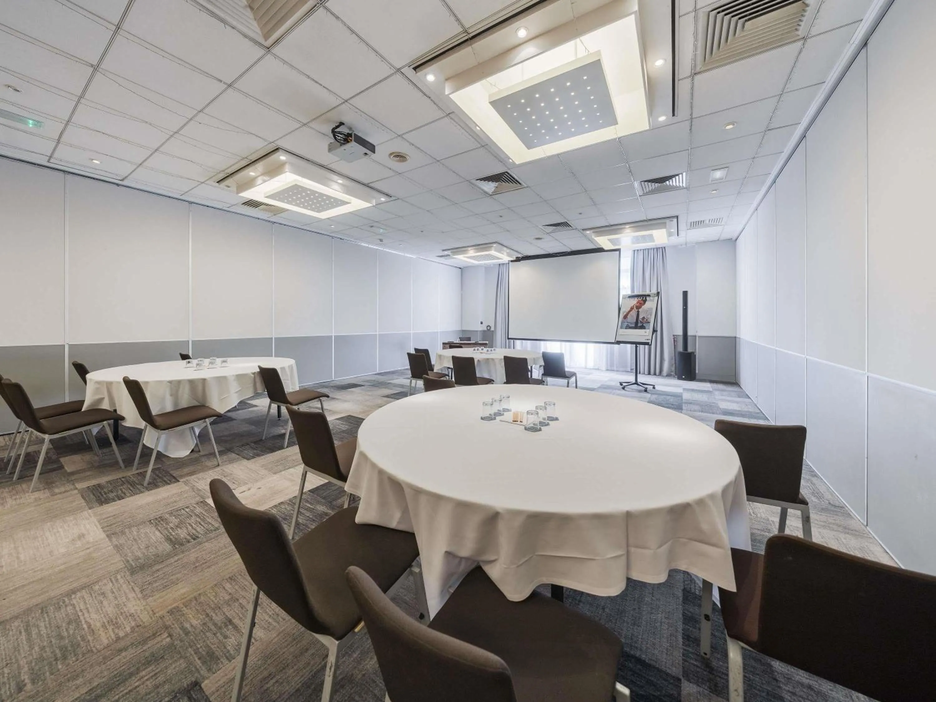 Meeting/conference room in Novotel Southampton