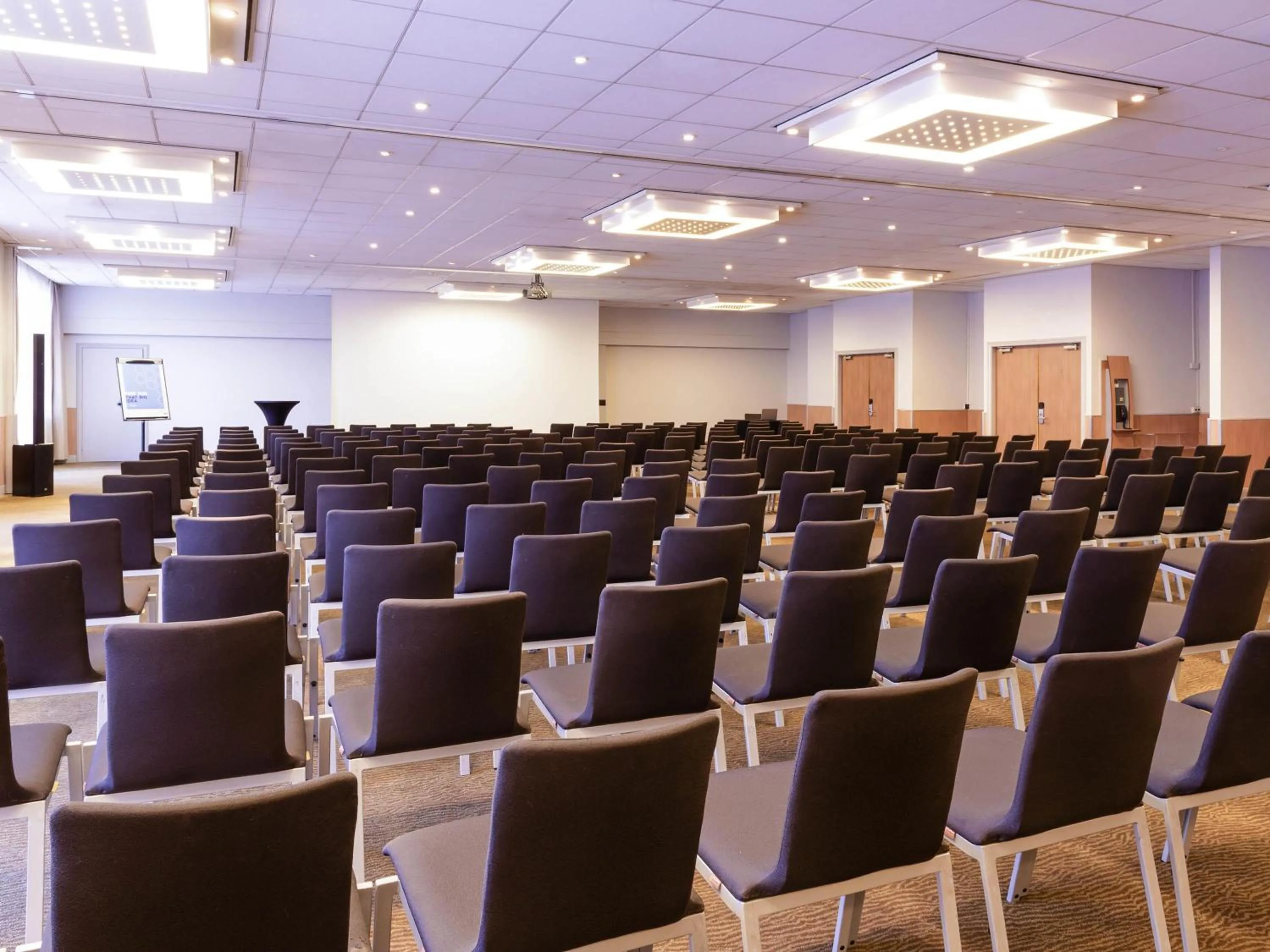 Meeting/conference room in Novotel Southampton