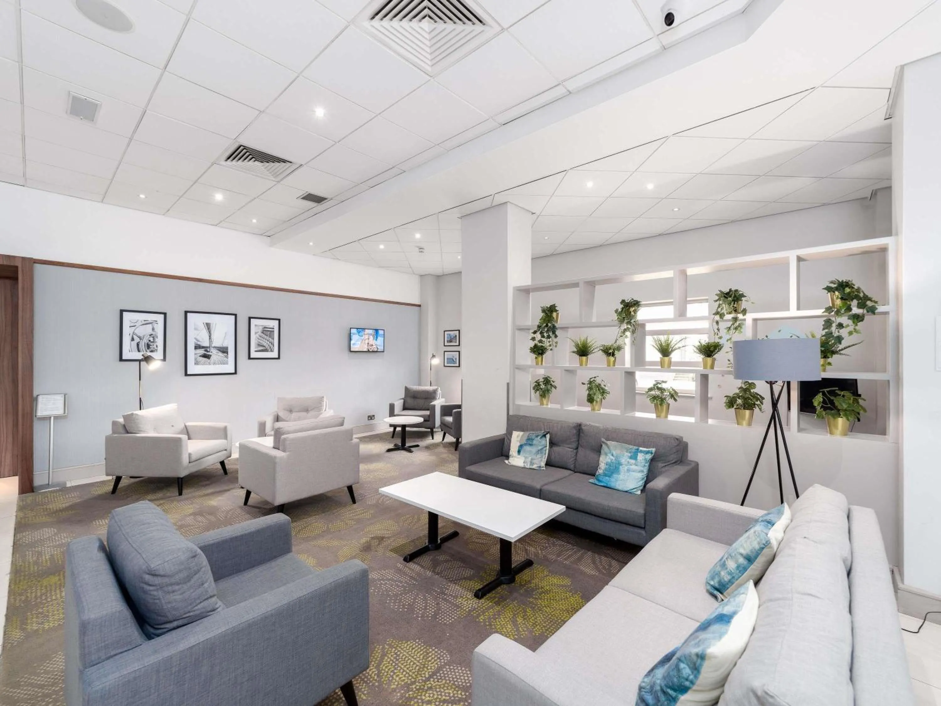 Property building in Novotel Southampton