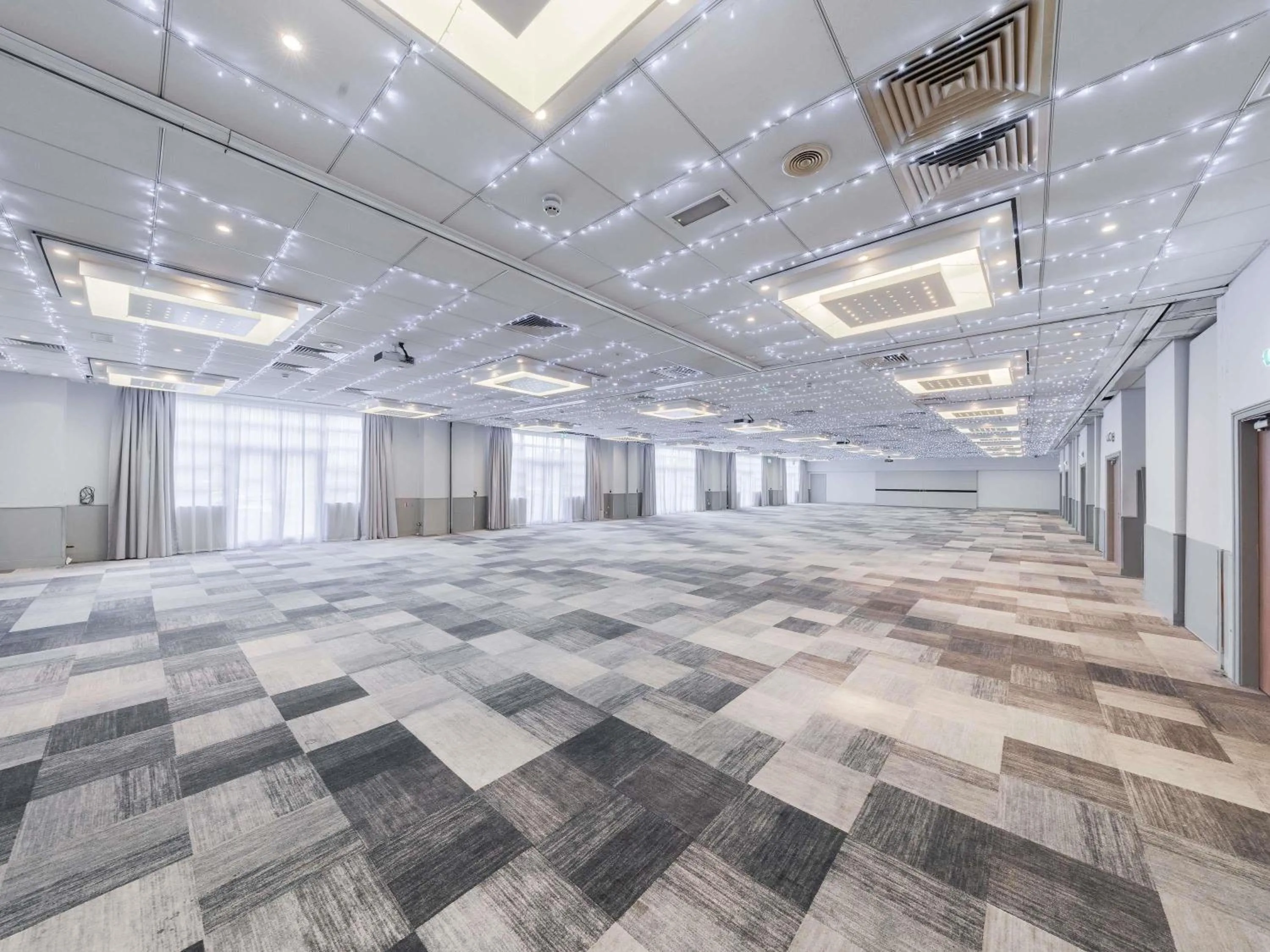 Meeting/conference room in Novotel Southampton