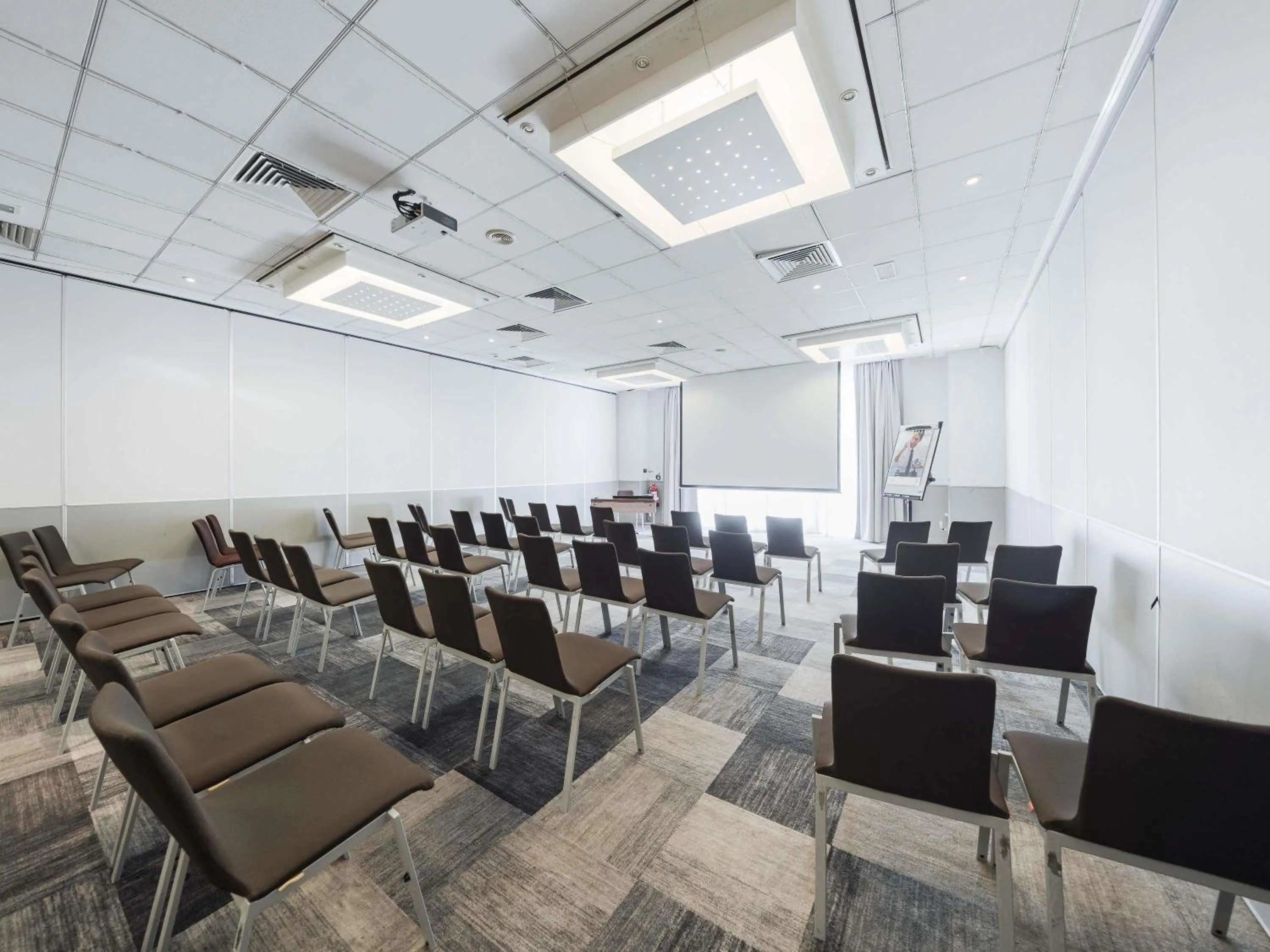 Meeting/conference room in Novotel Southampton
