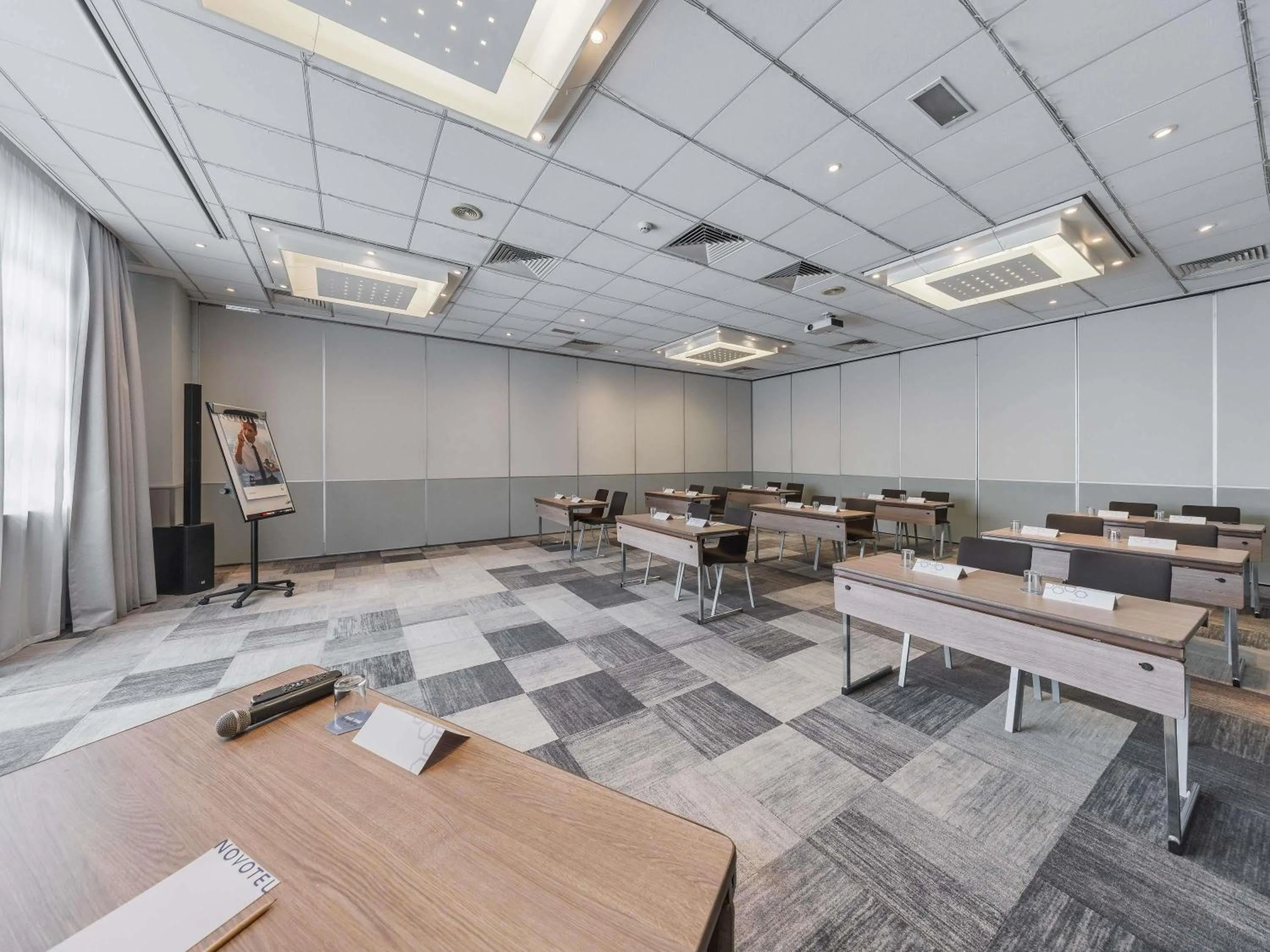 Meeting/conference room in Novotel Southampton