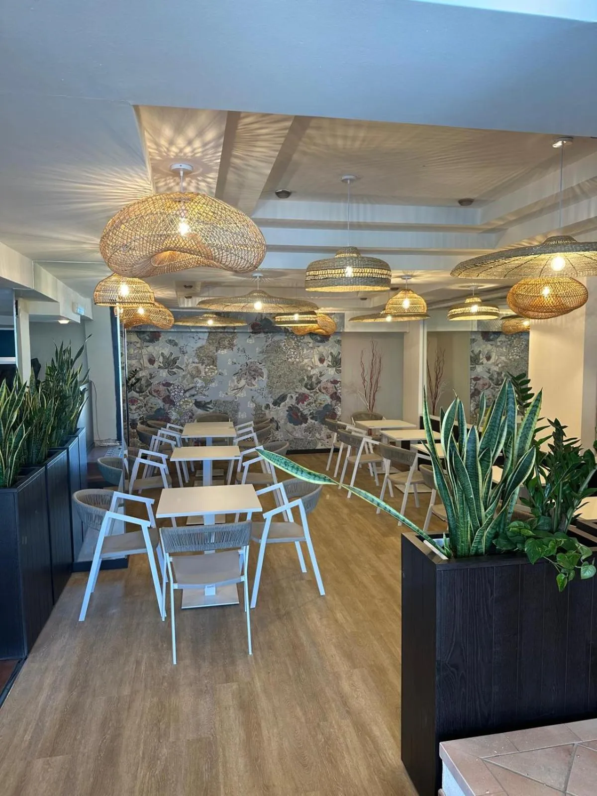 Restaurant/places to eat in Hotel Calabona