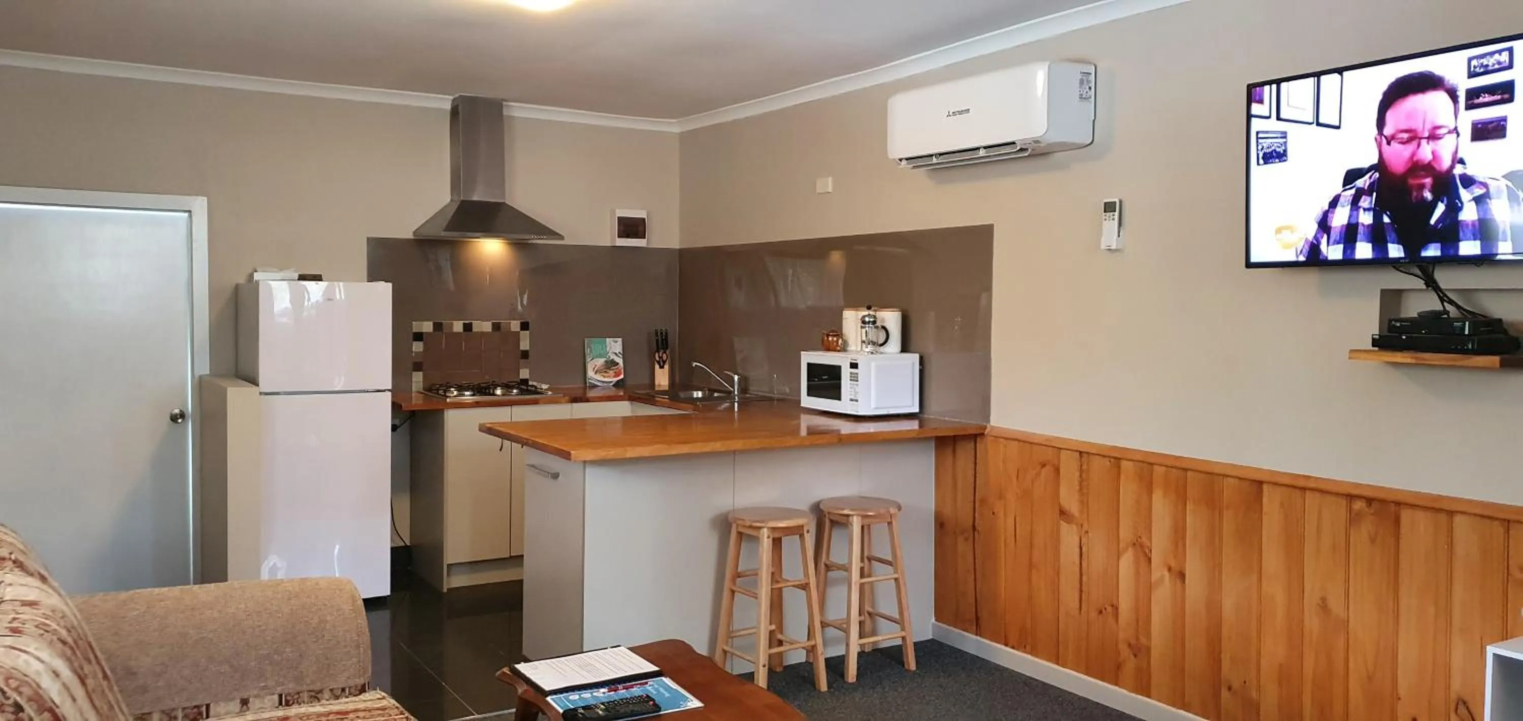 Kitchen or kitchenette in Cradle Alpine Retreat