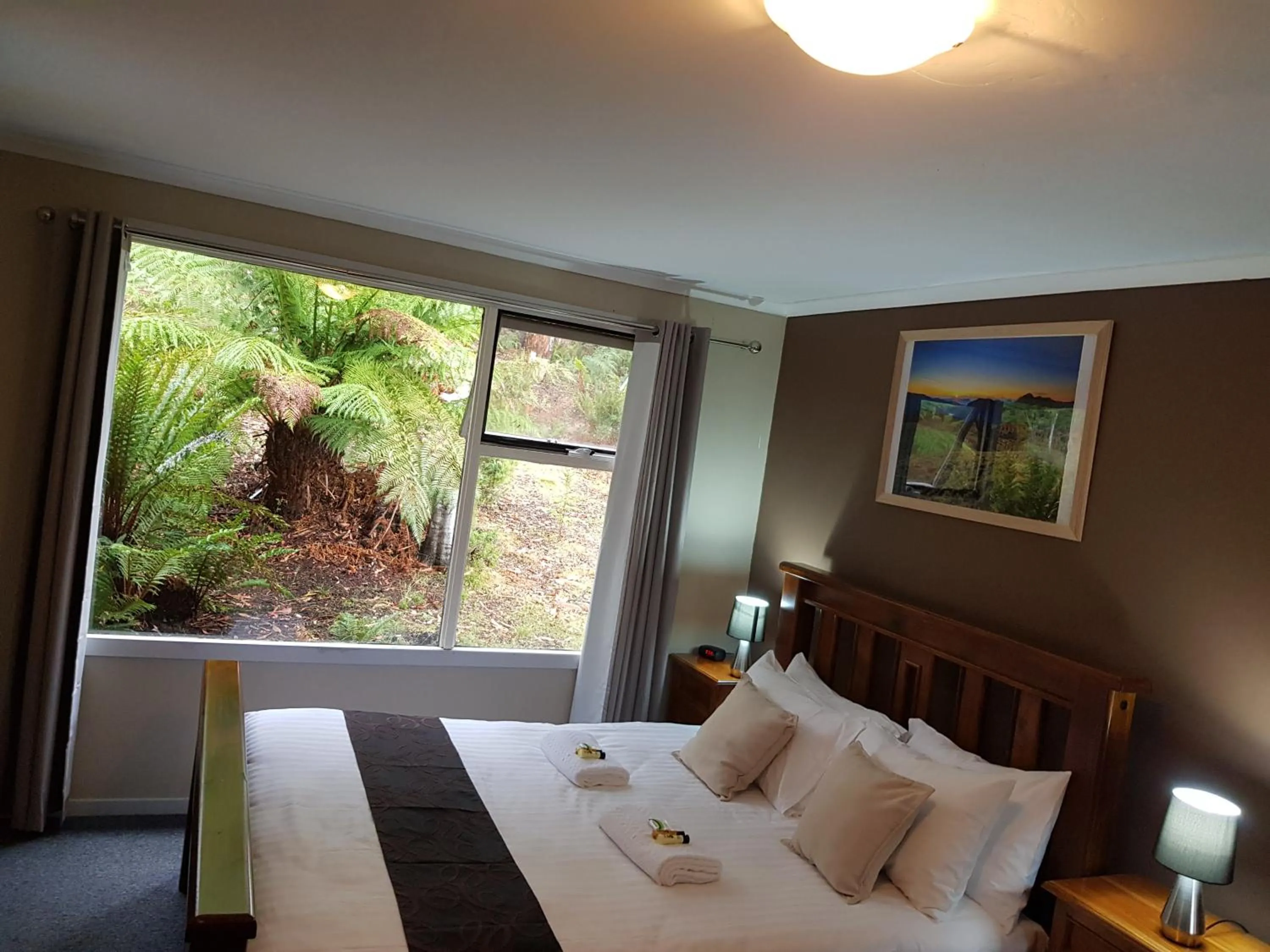 Bedroom, Bed in Cradle Alpine Retreat