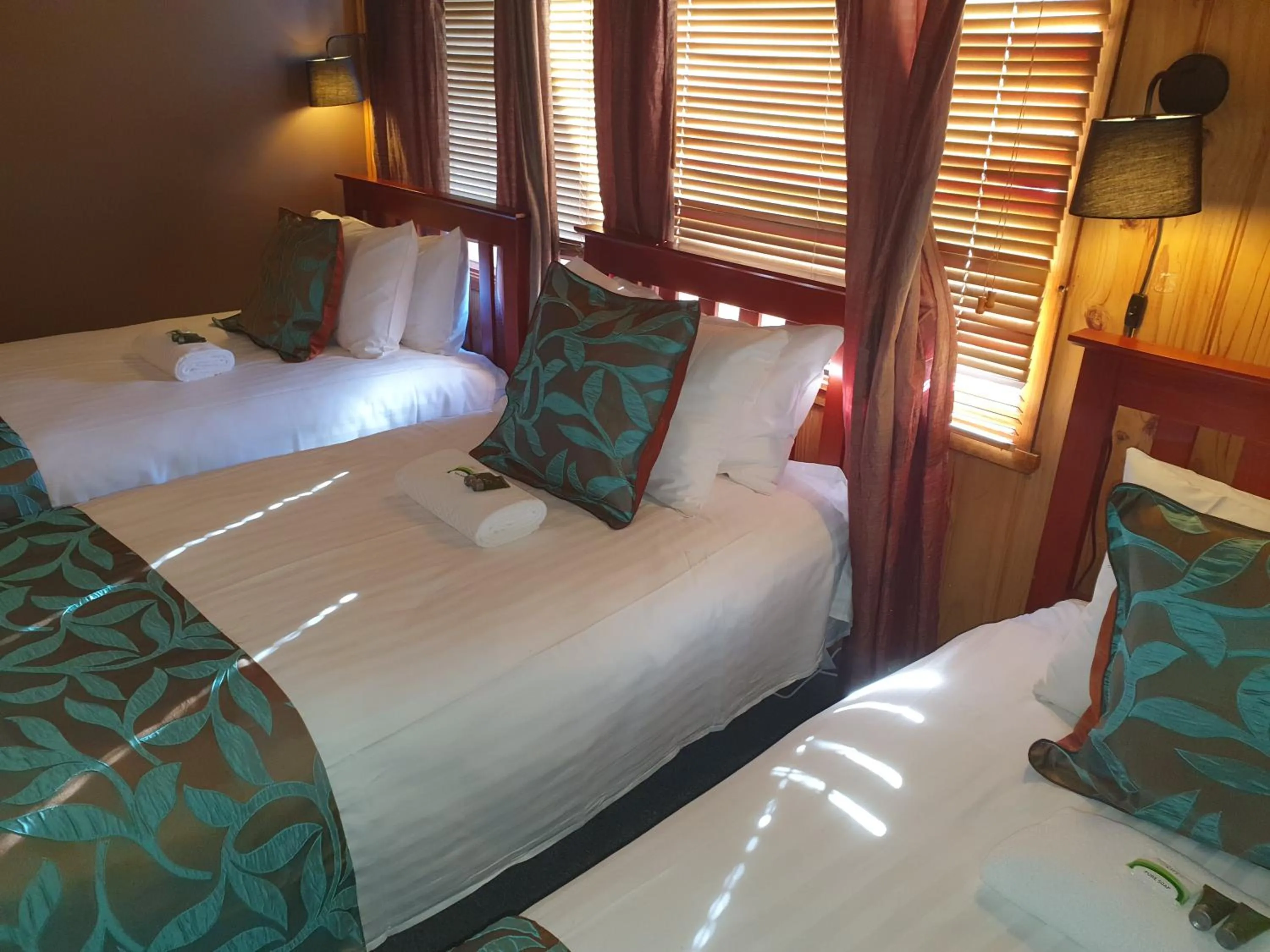 Bedroom, Bed in Cradle Alpine Retreat