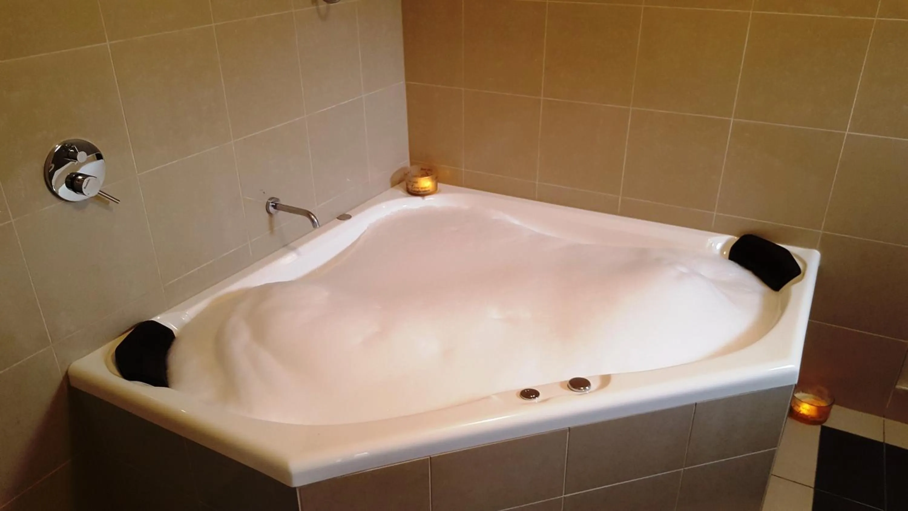 Bathroom in Cradle Alpine Retreat