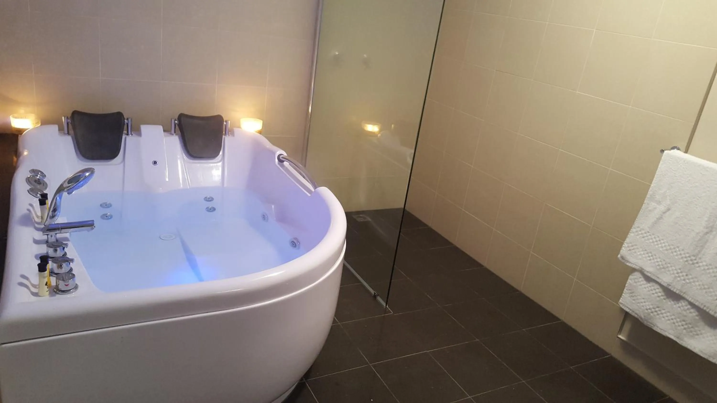 Bathroom in Cradle Alpine Retreat