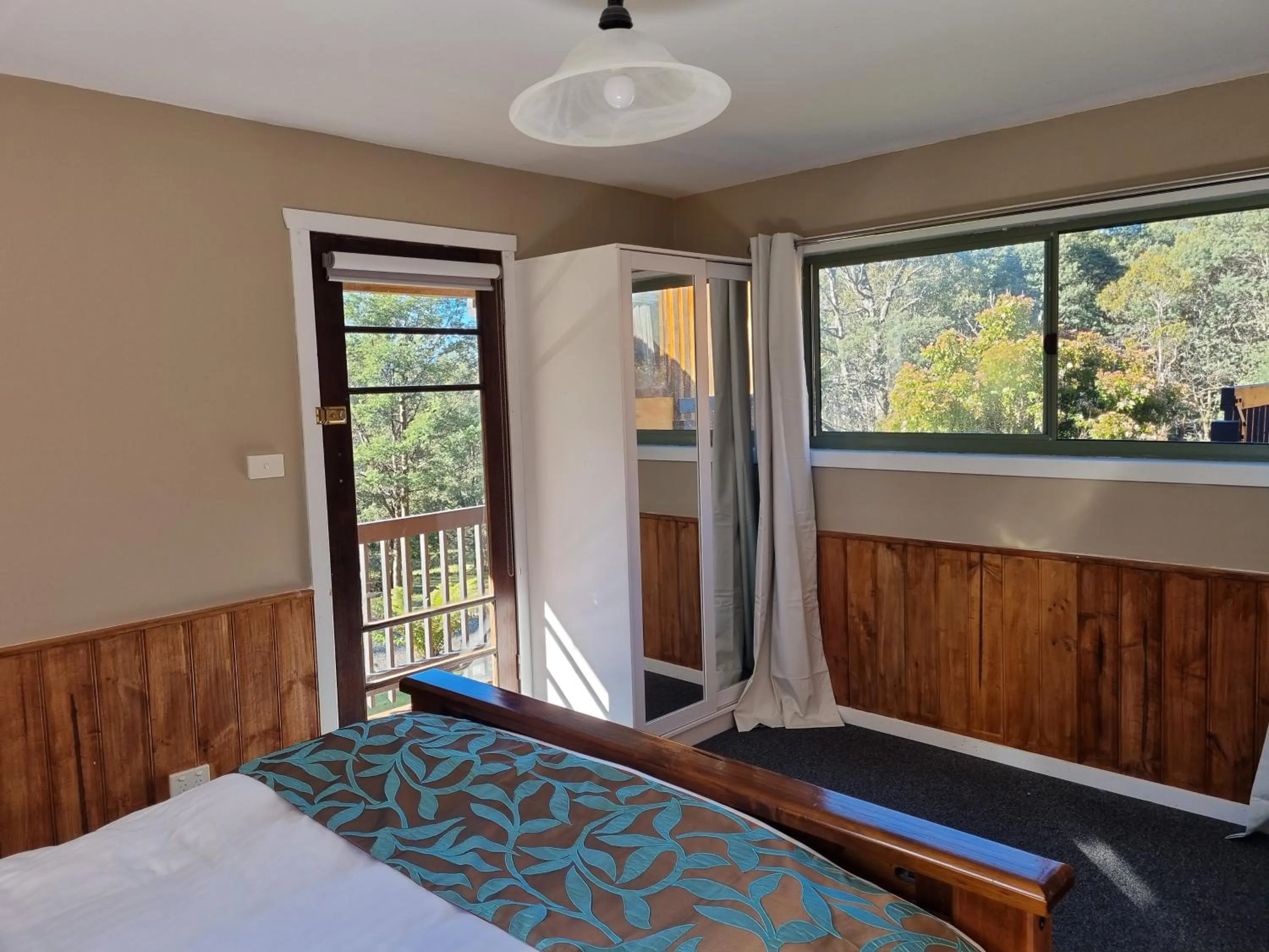 Bedroom, Bed in Cradle Alpine Retreat
